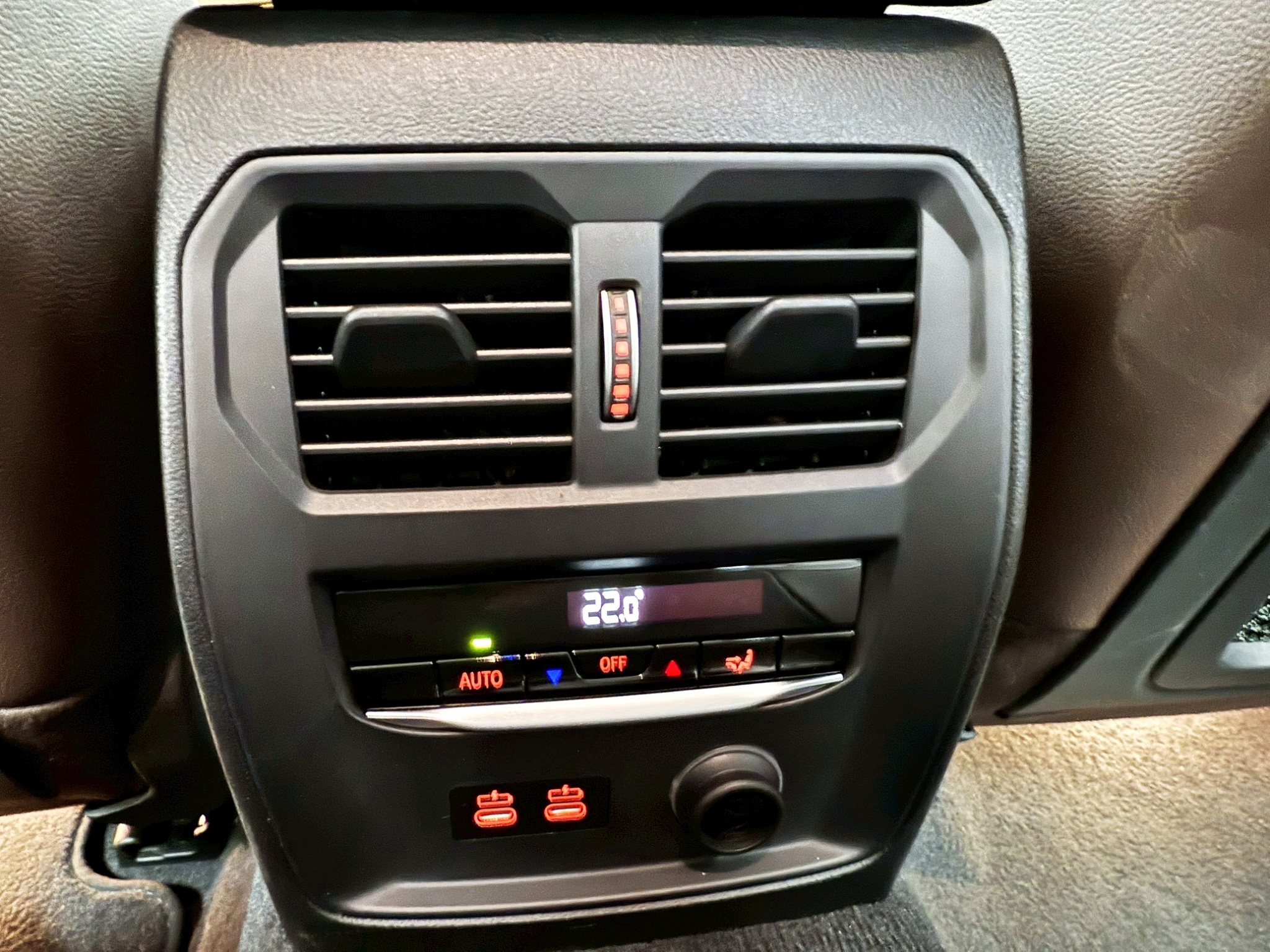 全台到府賞車 2019 BMW 330i Sedan Luxury G20型『小李經理』元禾國際車業/中古車/促銷中  第9張相片