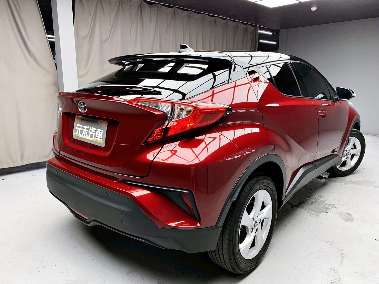 全台到府賞車 2017/18 Toyota CHR 豪華版『小李經理』元禾國際車業/中古車/促銷中  第16張相片