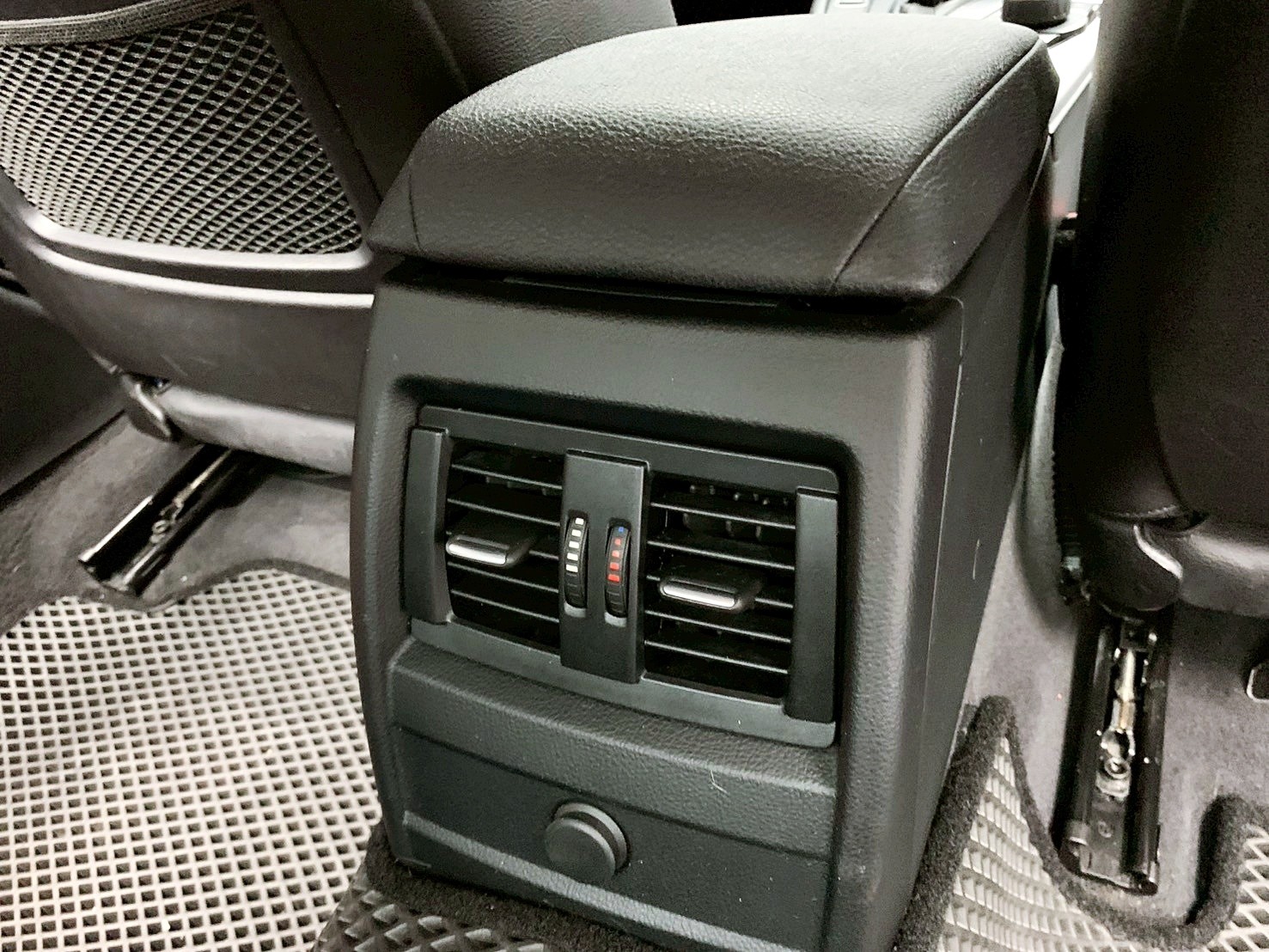 全台到府賞車 2015 BMW 320i Sedan F30型『小李經理』元禾國際車業/中古車/促銷中  第11張相片