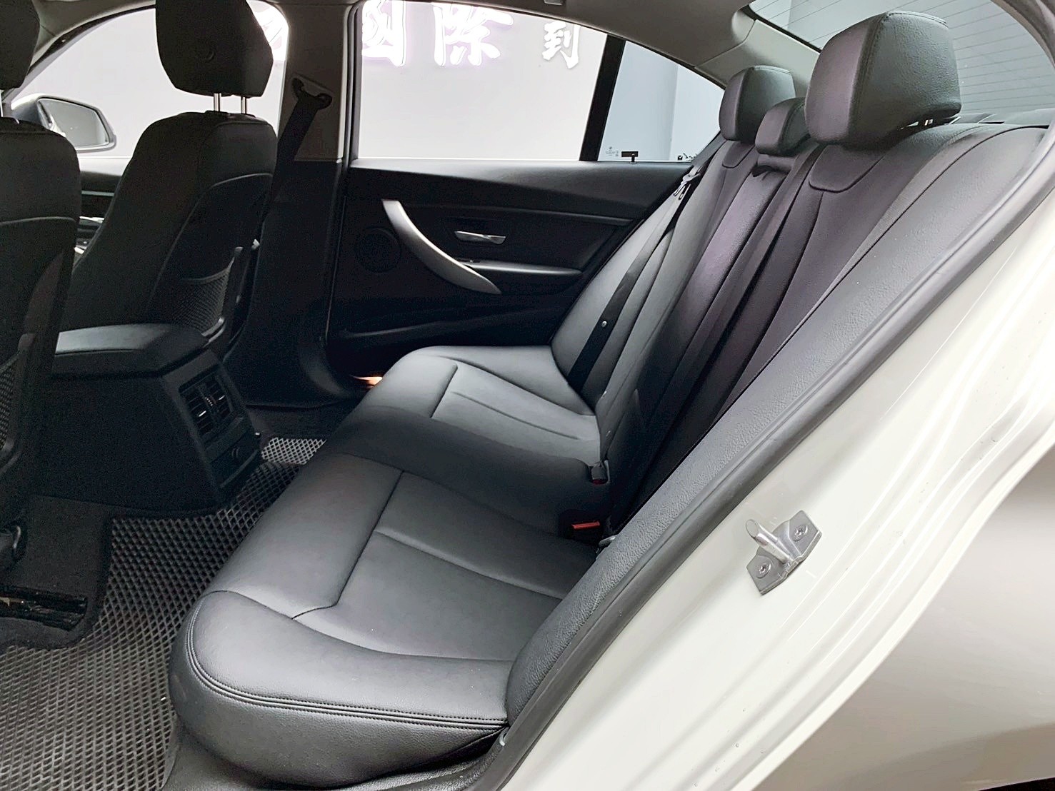 全台到府賞車 2015 BMW 320i Sedan F30型『小李經理』元禾國際車業/中古車/促銷中  第13張相片