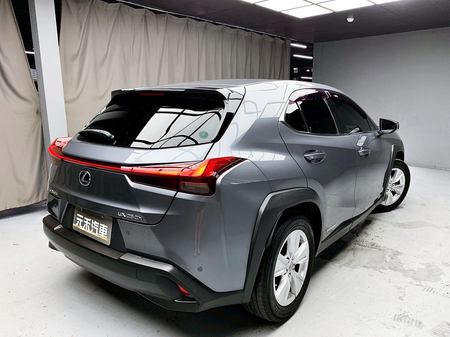 全台到府賞車 2019/20 Lexus UX250h 豪華版『小李經理』元禾國際車業/中古車/促銷中  第19張相片