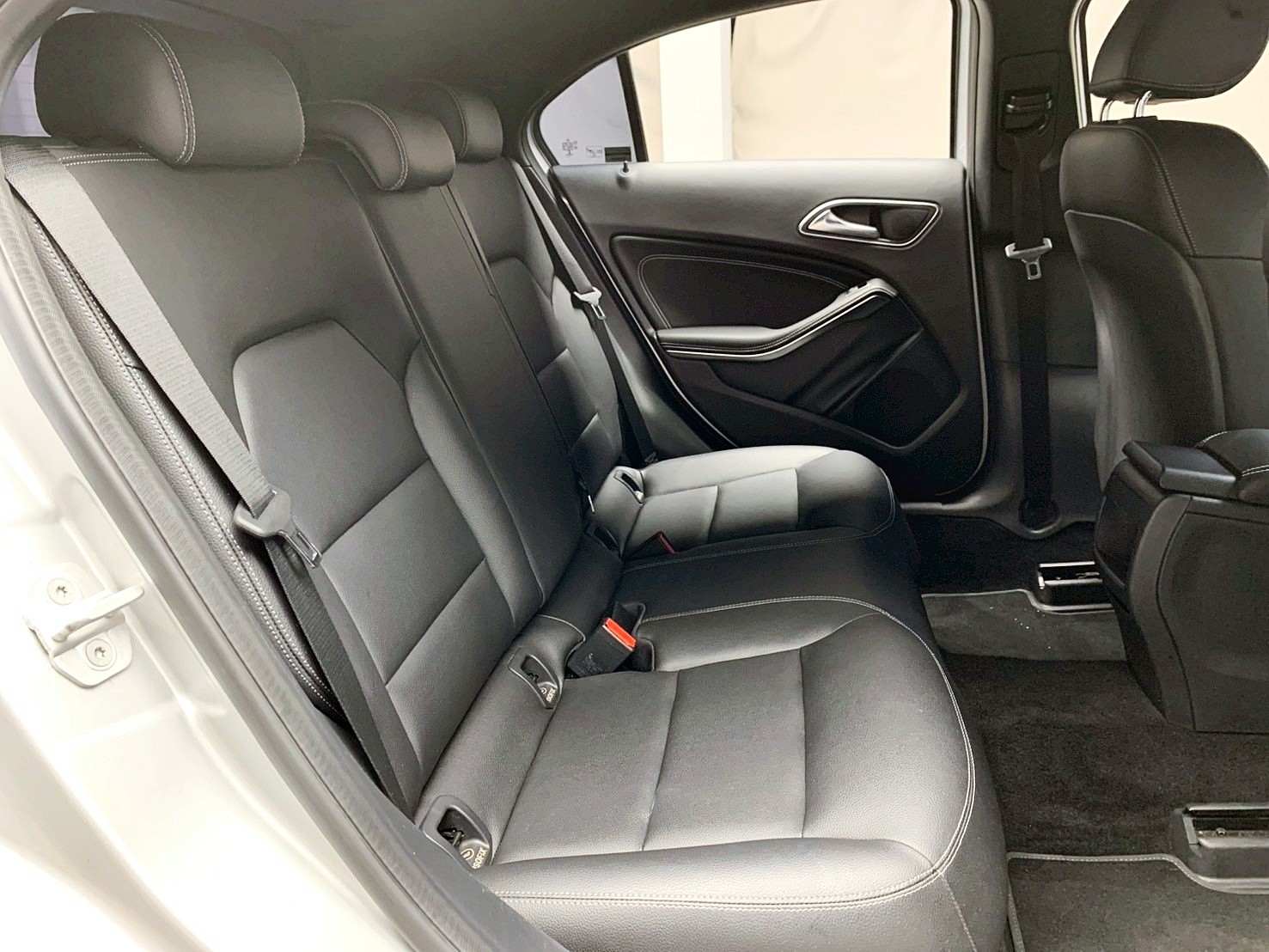 全台到府賞車 2015/16 Benz A180 W176型『小李經理』元禾國際車業/中古車/促銷中  第12張相片