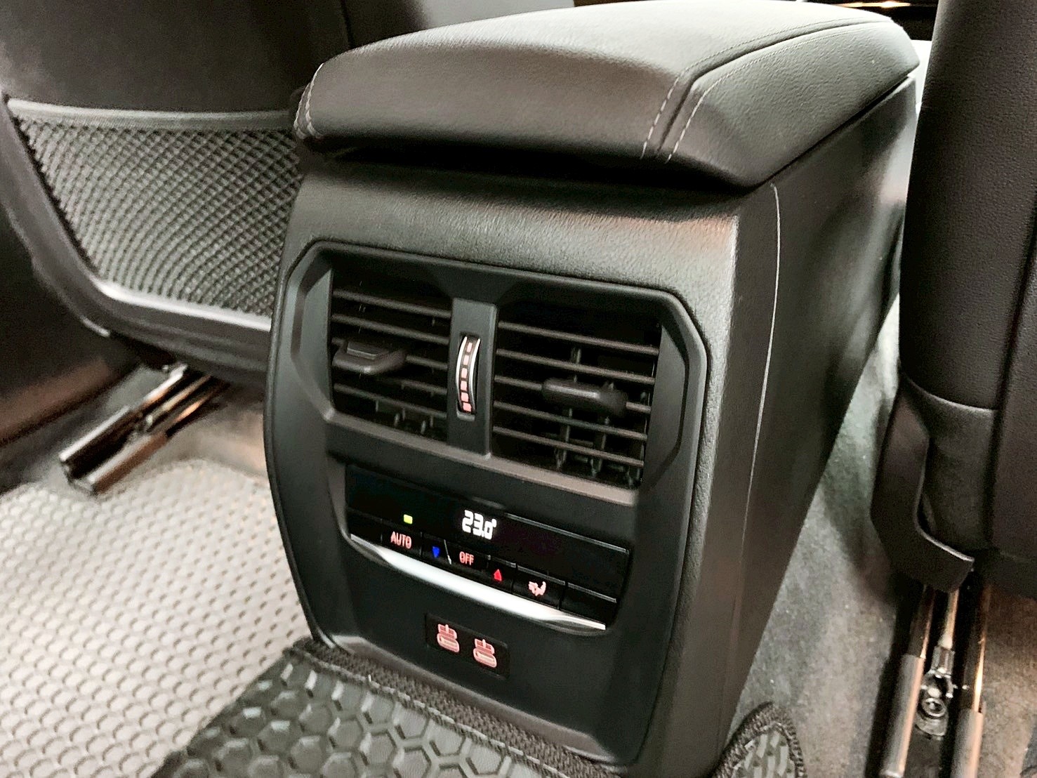 全台到府賞車 2021 BMW 318i Sedan Luxury G20型『小李經理』元禾國際車業/中古車/促銷中  第12張相片