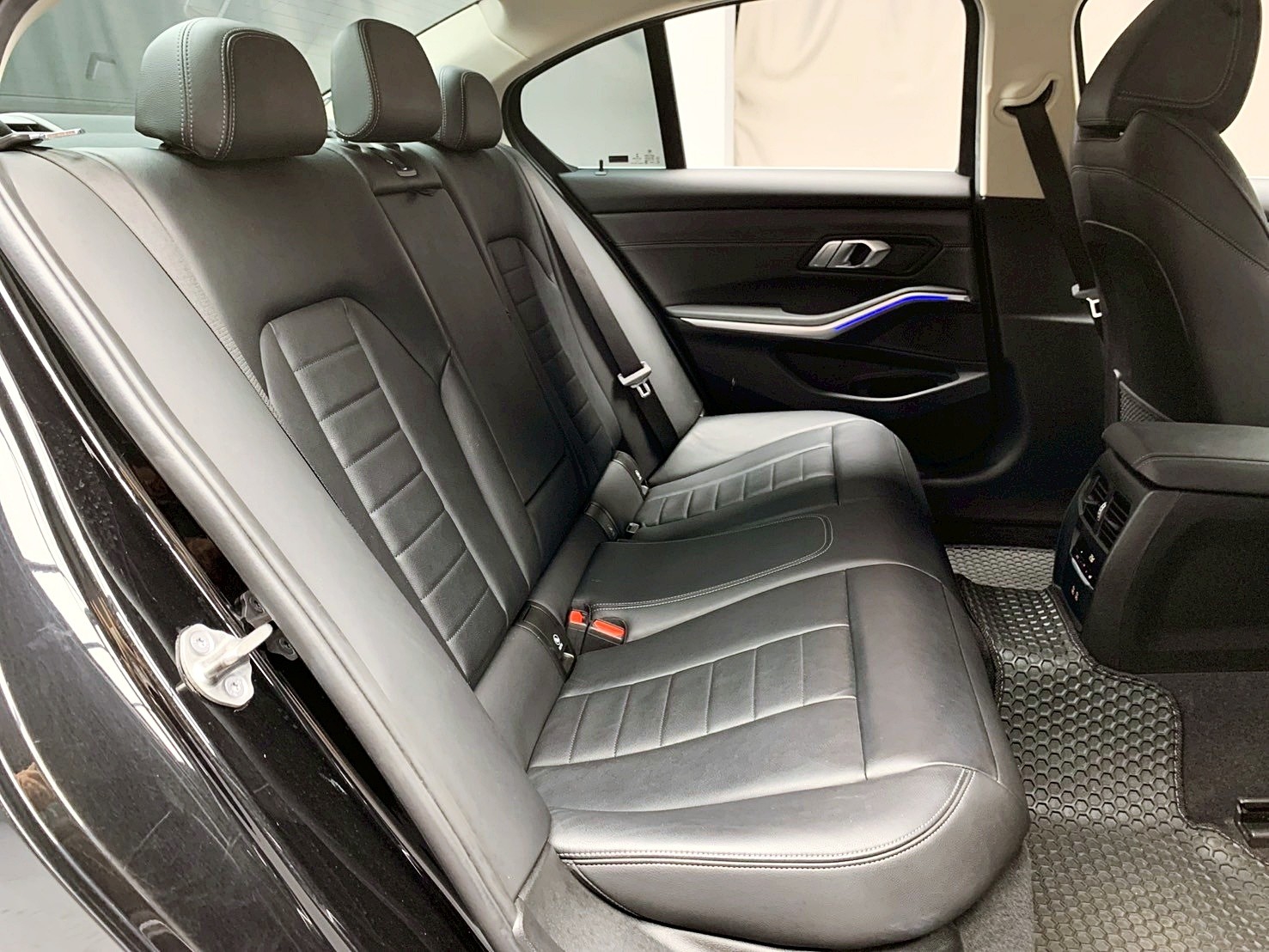 全台到府賞車 2021 BMW 318i Sedan Luxury G20型『小李經理』元禾國際車業/中古車/促銷中  第13張相片