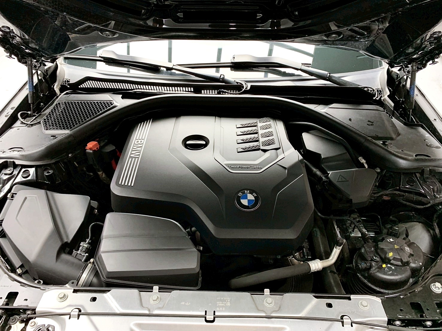 全台到府賞車 2021 BMW 318i Sedan Luxury G20型『小李經理』元禾國際車業/中古車/促銷中  第16張相片