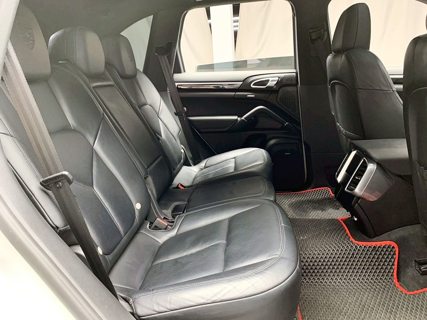 全台到府賞車 2014 Porsche Cayenne Platinum 白金版『小李經理』元禾國際車業/中古車/促銷中  第12張相片