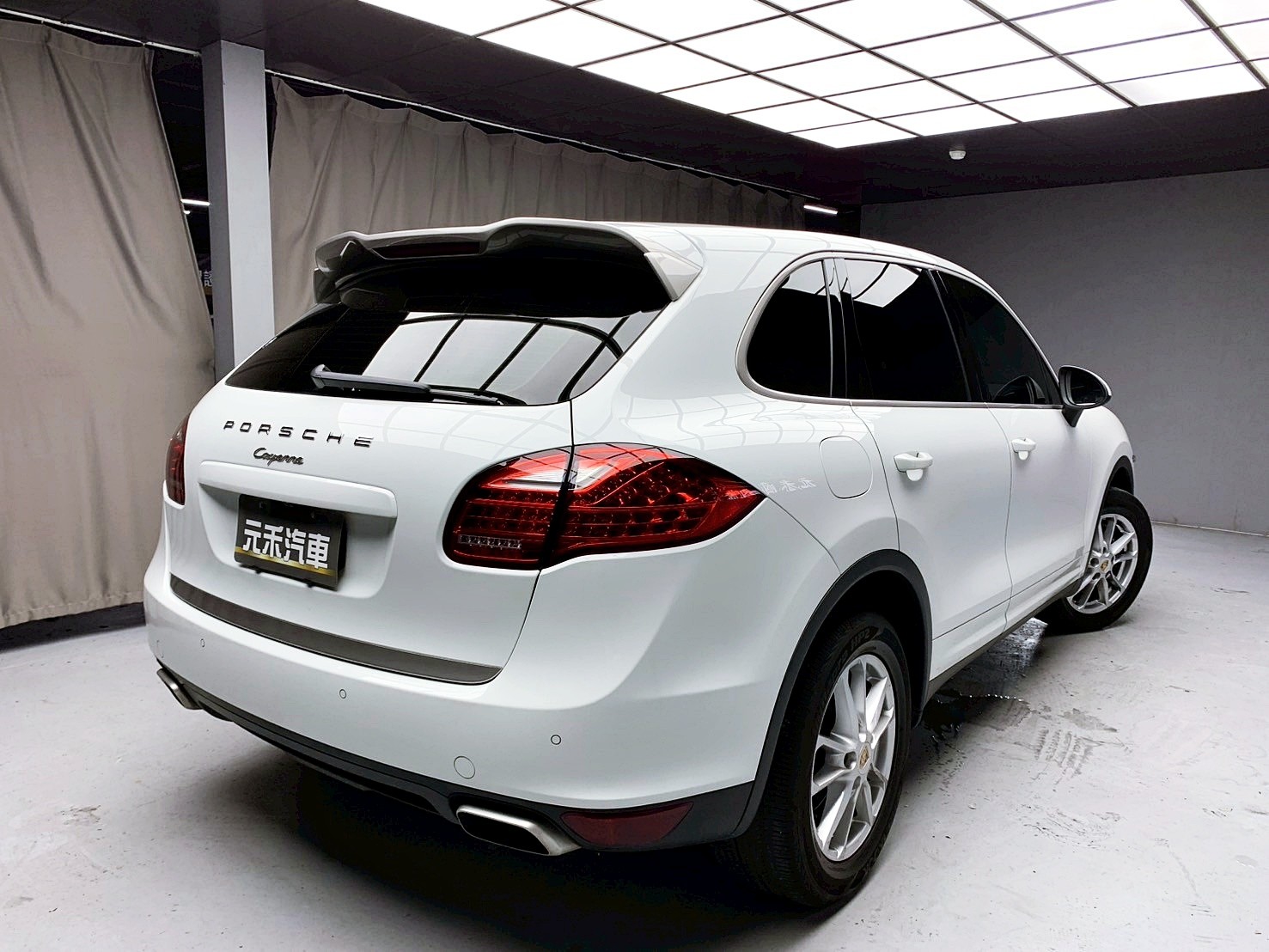 全台到府賞車 2014 Porsche Cayenne Platinum 白金版『小李經理』元禾國際車業/中古車/促銷中  第18張相片