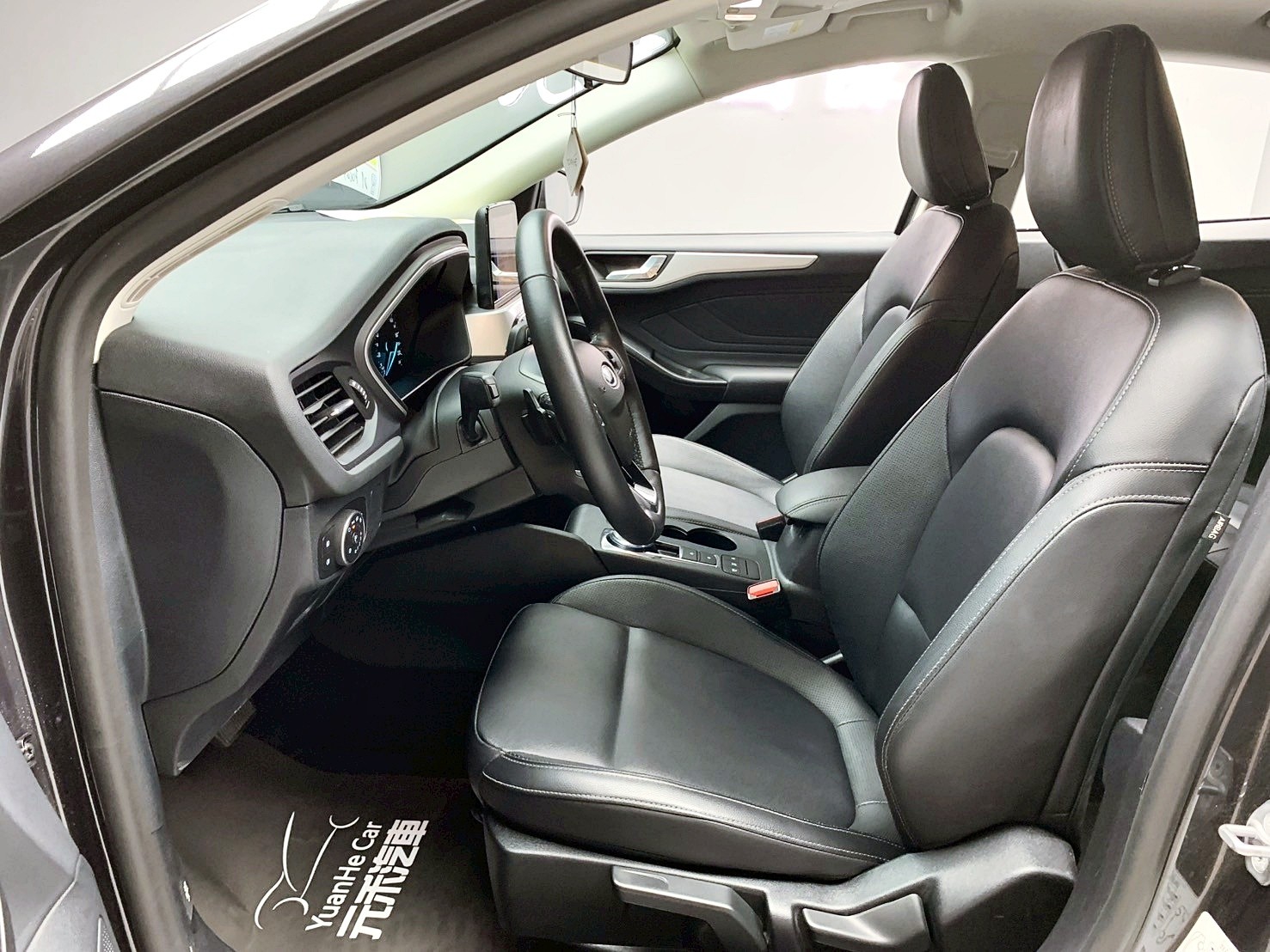 全台到府賞車 2021 Ford Focus 4D EcoBoost 182 佛心版『小李經理』元禾國際車業/中古車/促銷中  第14張相片