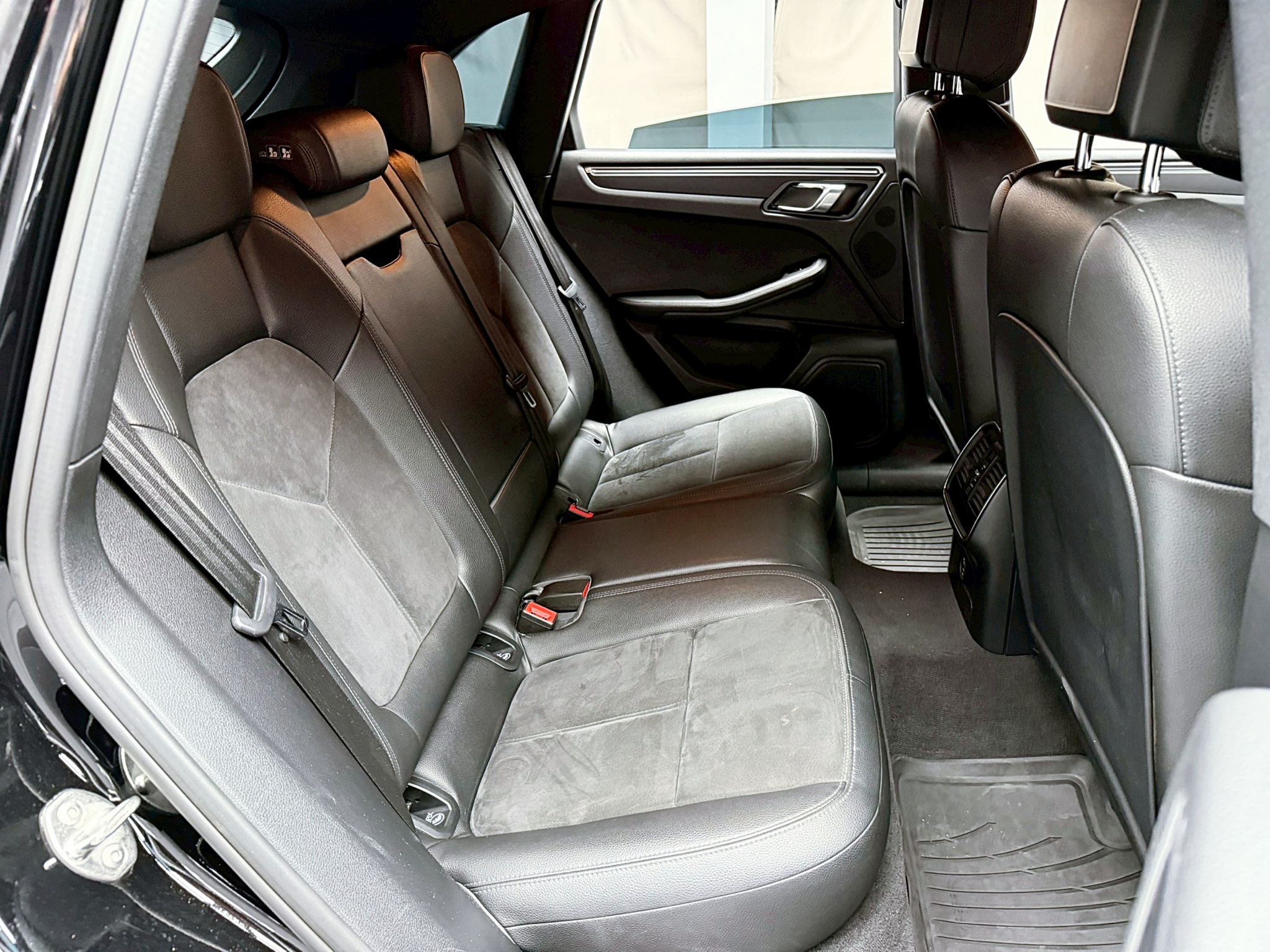 全台到府賞車 2019/20 Porsche Macan『小李經理』元禾國際車業/中古車/促銷中  第13張相片