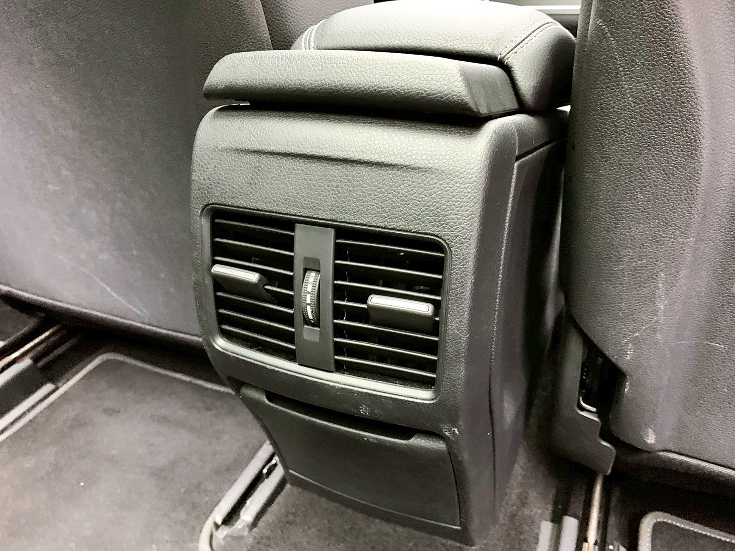 全台到府賞車 2016/17 Benz GLA200 X156型『小李經理』元禾國際車業/中古車/促銷中  第11張相片