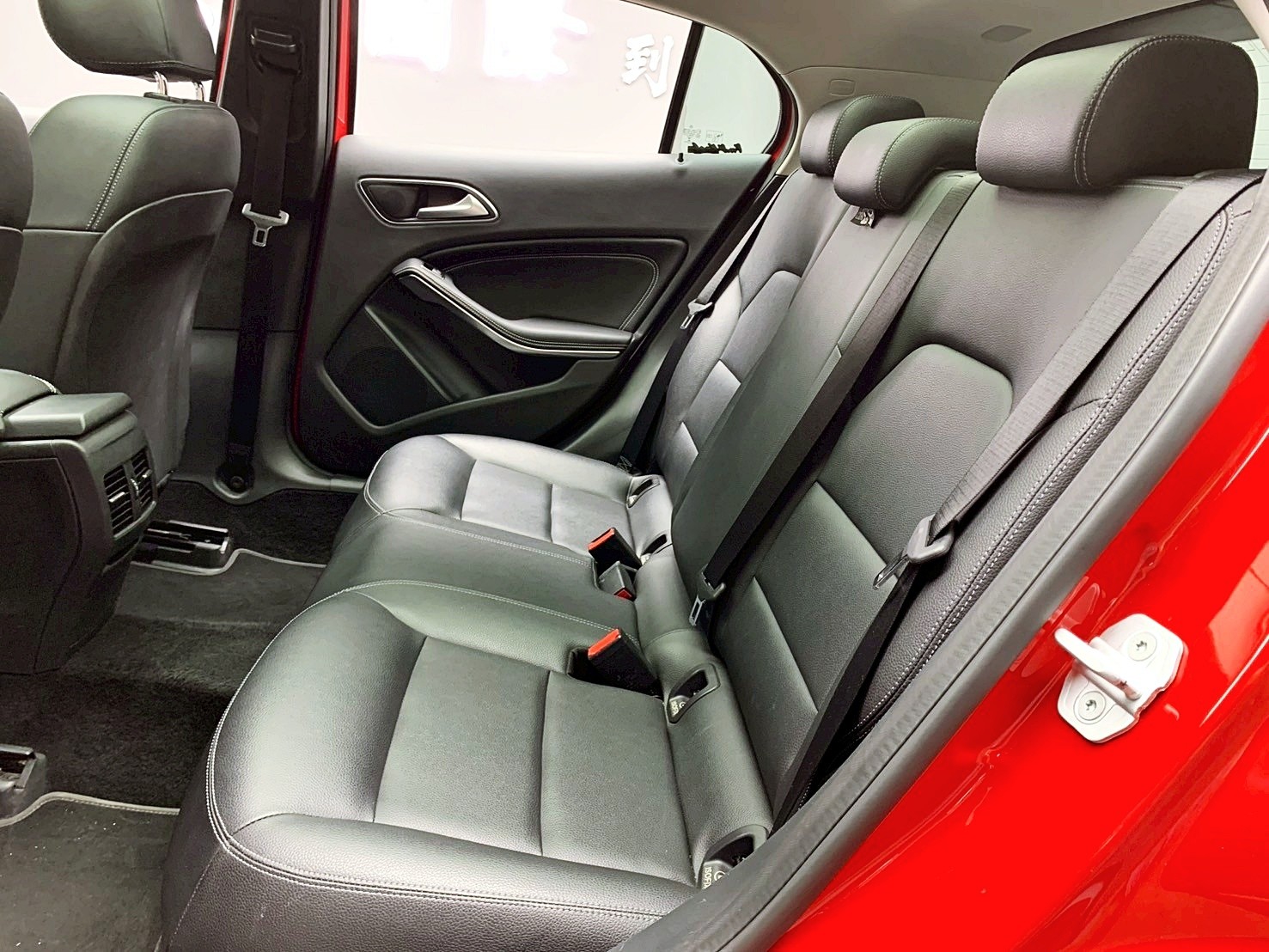 全台到府賞車 2016/17 Benz GLA200 X156型『小李經理』元禾國際車業/中古車/促銷中  第14張相片