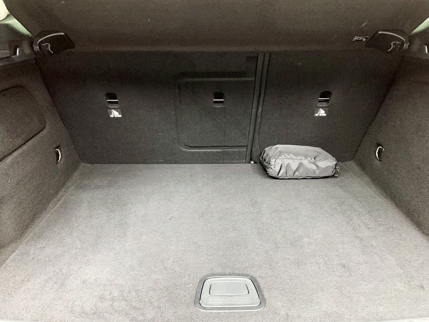 全台到府賞車 2016/17 Benz GLA200 X156型『小李經理』元禾國際車業/中古車/促銷中  第17張相片