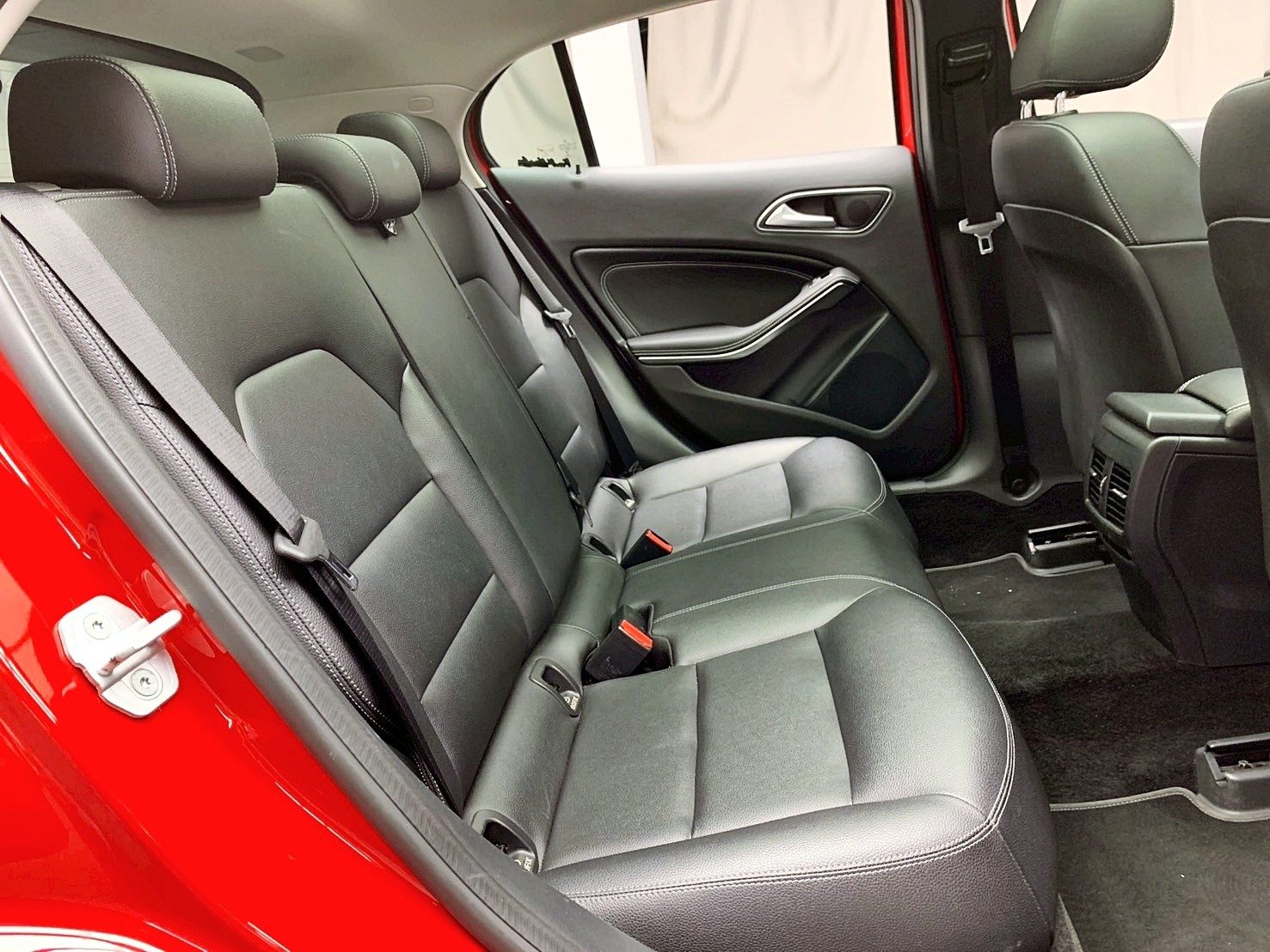 全台到府賞車 2016/17 Benz GLA200 X156型『小李經理』元禾國際車業/中古車/促銷中  第20張相片