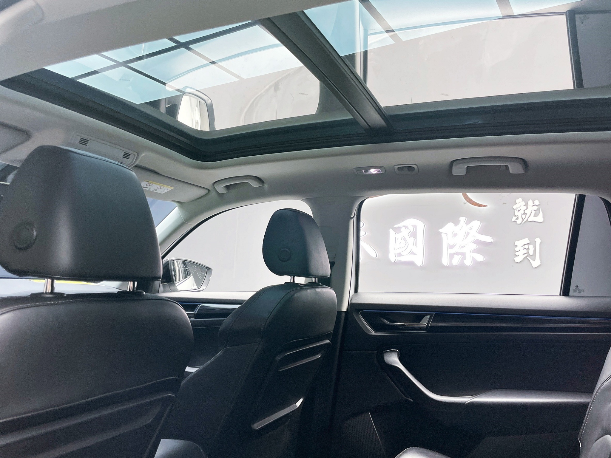 全台到府賞車 2017/18 Skoda Kodiaq TSI 七人座尊榮版『小李經理』元禾國際車業/中古車/促銷中  第8張相片