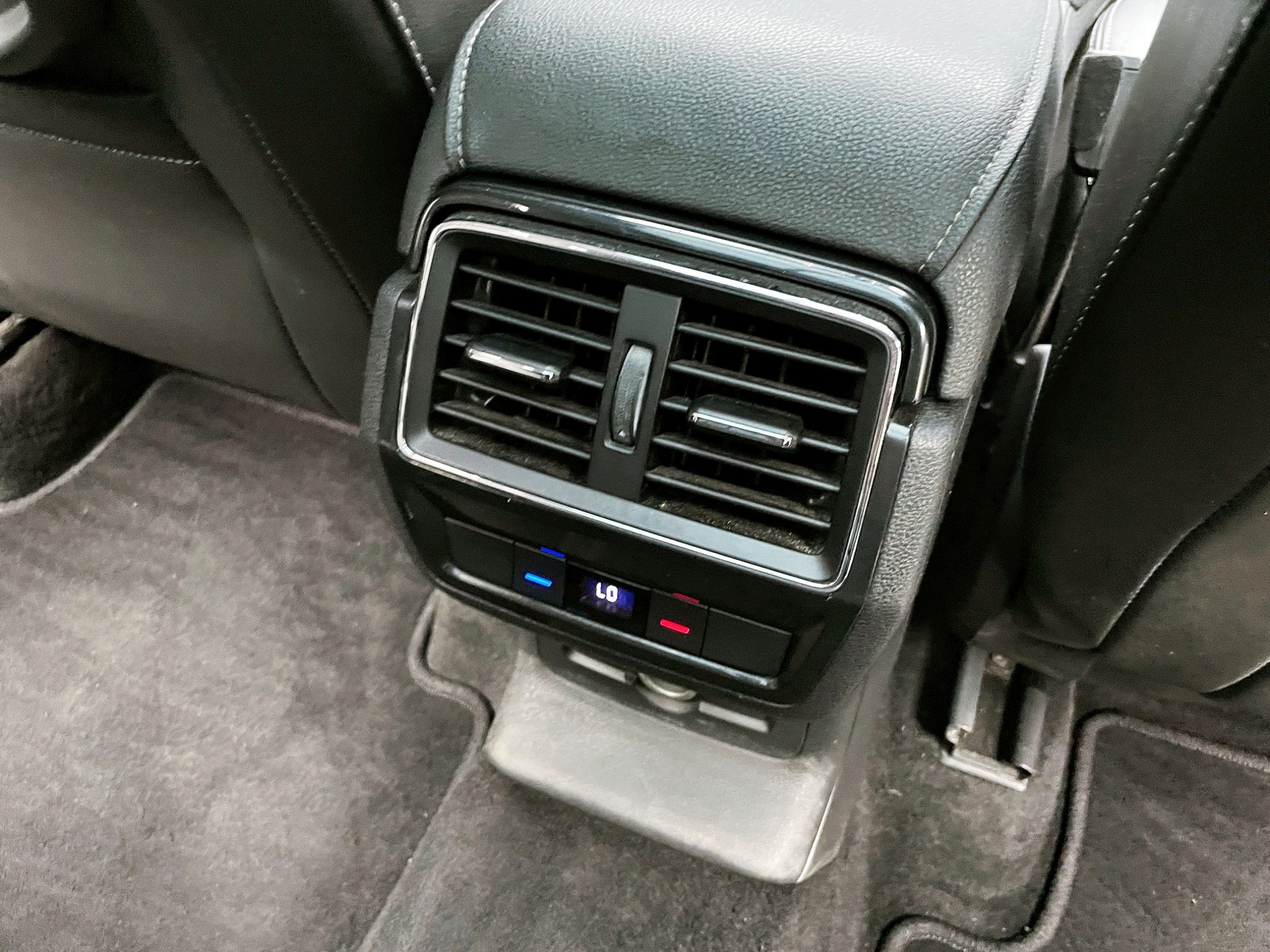 全台到府賞車 2017/18 Skoda Kodiaq TSI 七人座尊榮版『小李經理』元禾國際車業/中古車/促銷中  第11張相片