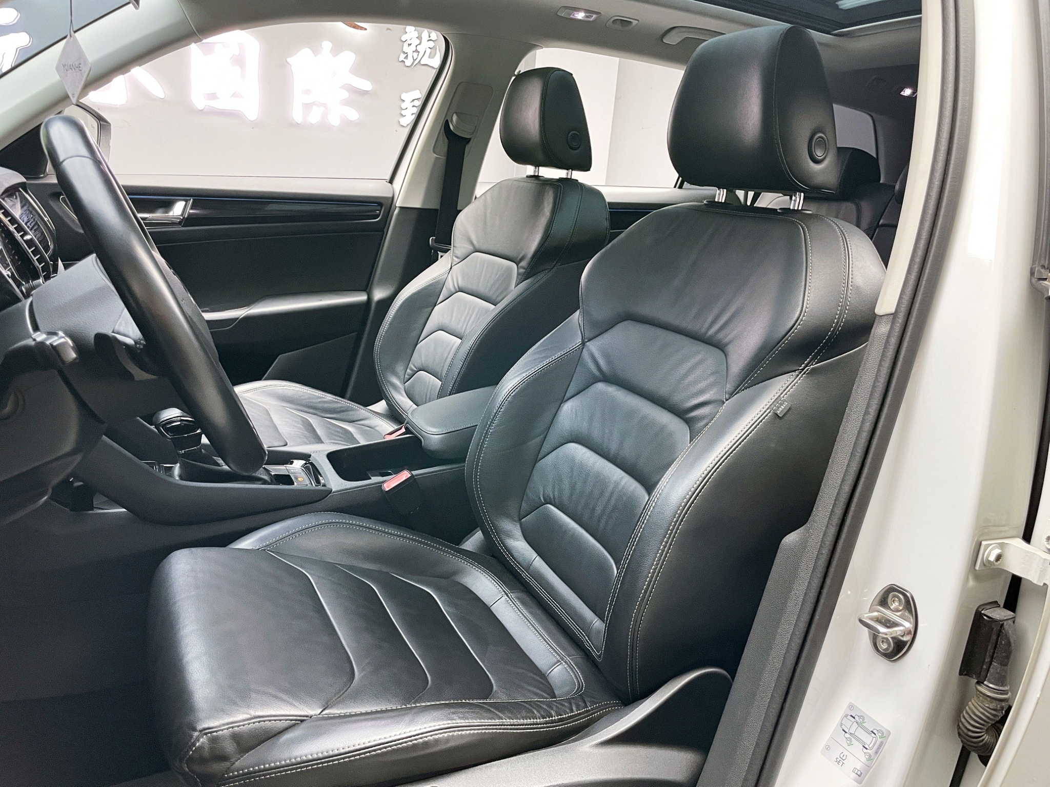 全台到府賞車 2017/18 Skoda Kodiaq TSI 七人座尊榮版『小李經理』元禾國際車業/中古車/促銷中  第15張相片