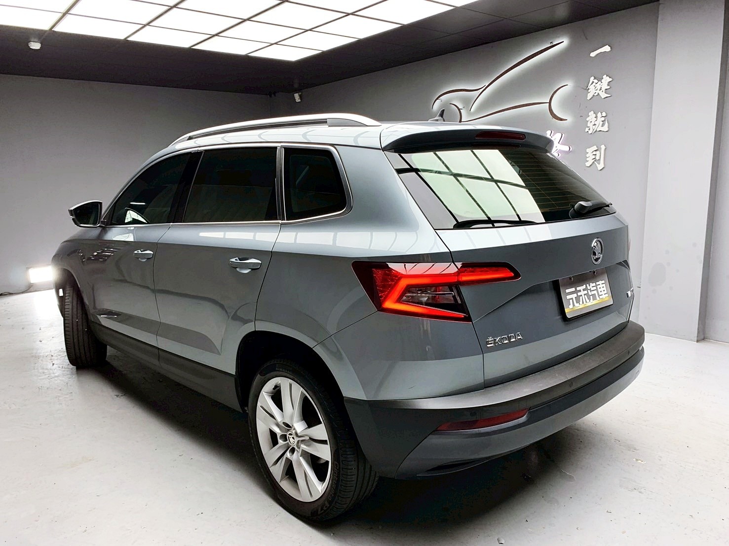 全台到府賞車 2019 Skoda Karoq TSI 尊榮版『小李經理』元禾國際車業/中古車/促銷中  第3張相片