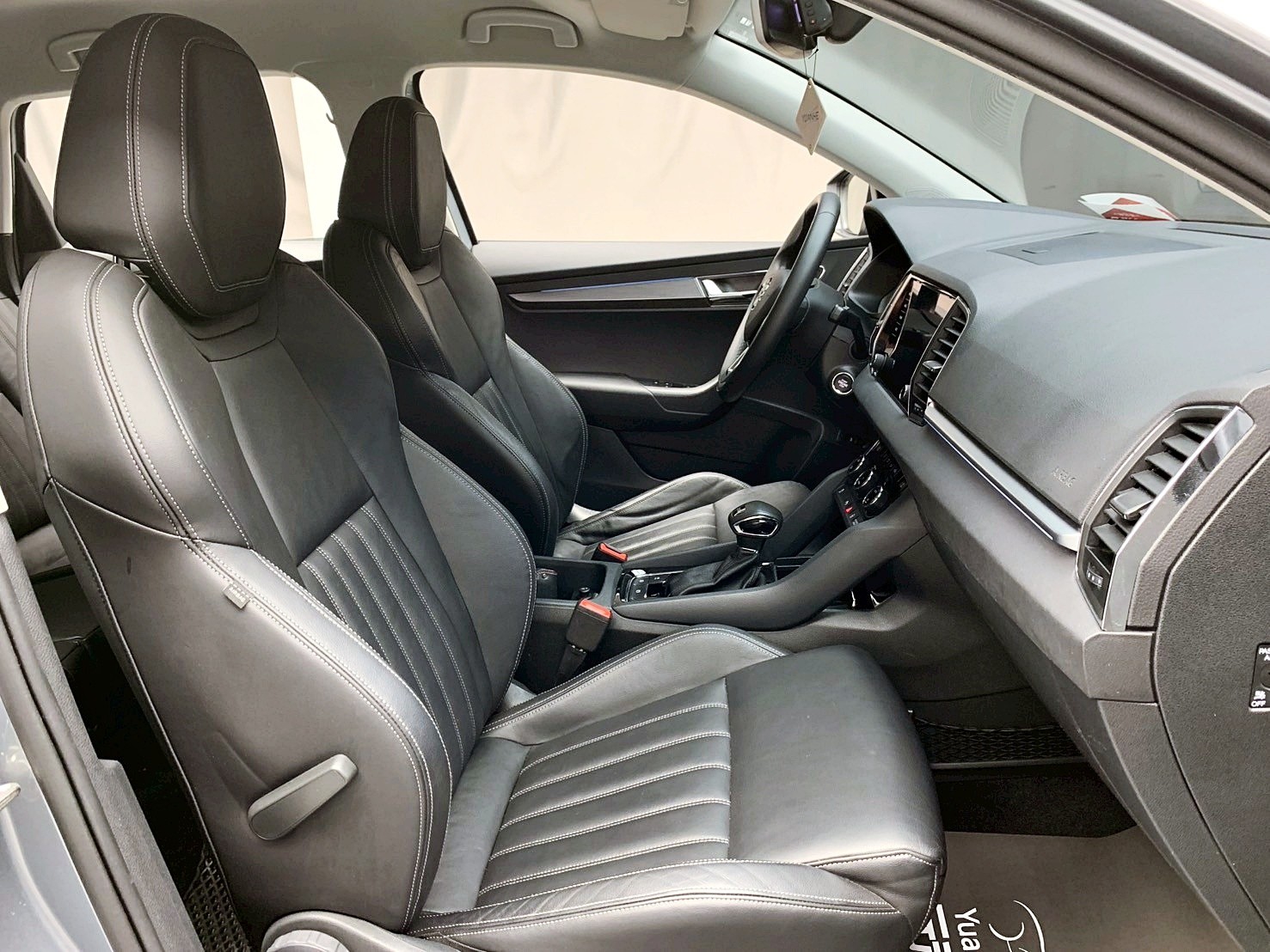 全台到府賞車 2019 Skoda Karoq TSI 尊榮版『小李經理』元禾國際車業/中古車/促銷中  第10張相片