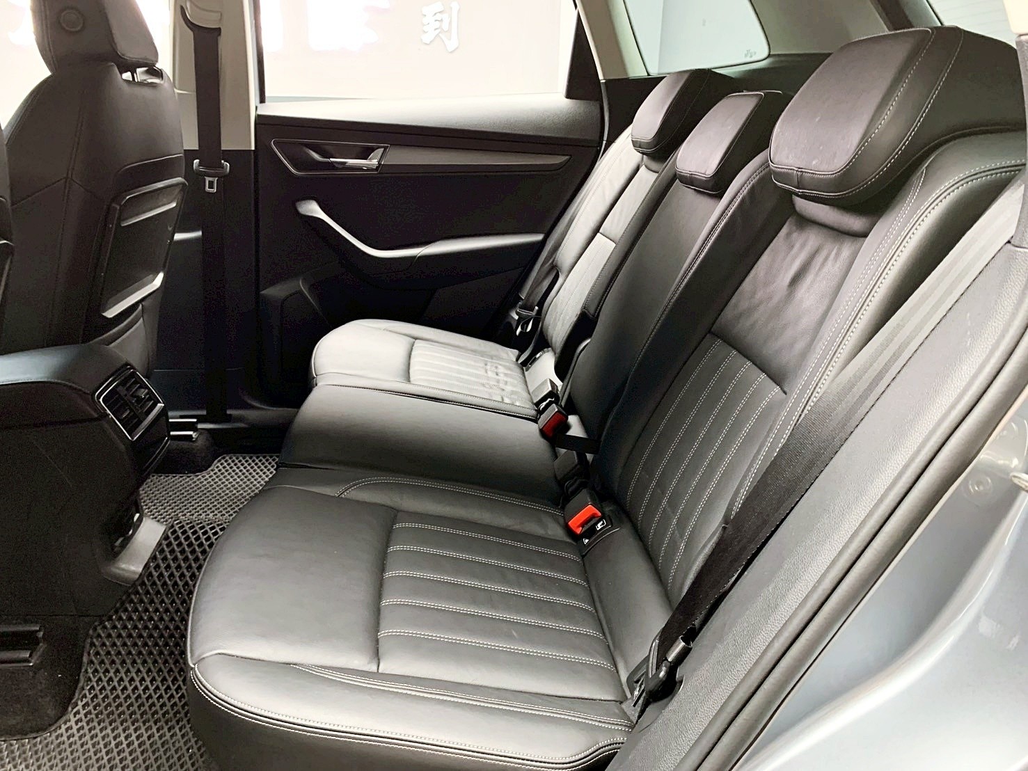 全台到府賞車 2019 Skoda Karoq TSI 尊榮版『小李經理』元禾國際車業/中古車/促銷中  第13張相片