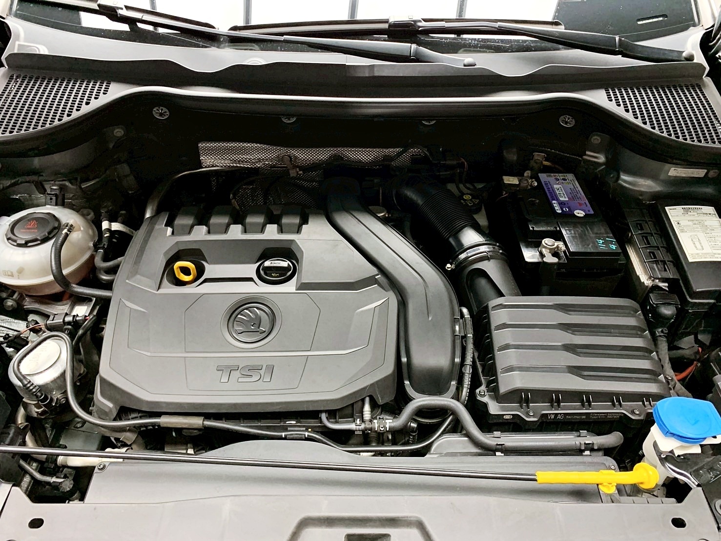 全台到府賞車 2019 Skoda Karoq TSI 尊榮版『小李經理』元禾國際車業/中古車/促銷中  第16張相片