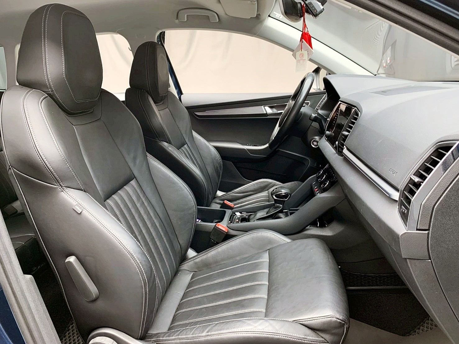 全台到府賞車 2019 Skoda Karoq TSI 尊榮版『小李經理』元禾國際車業/中古車/促銷中  第10張相片