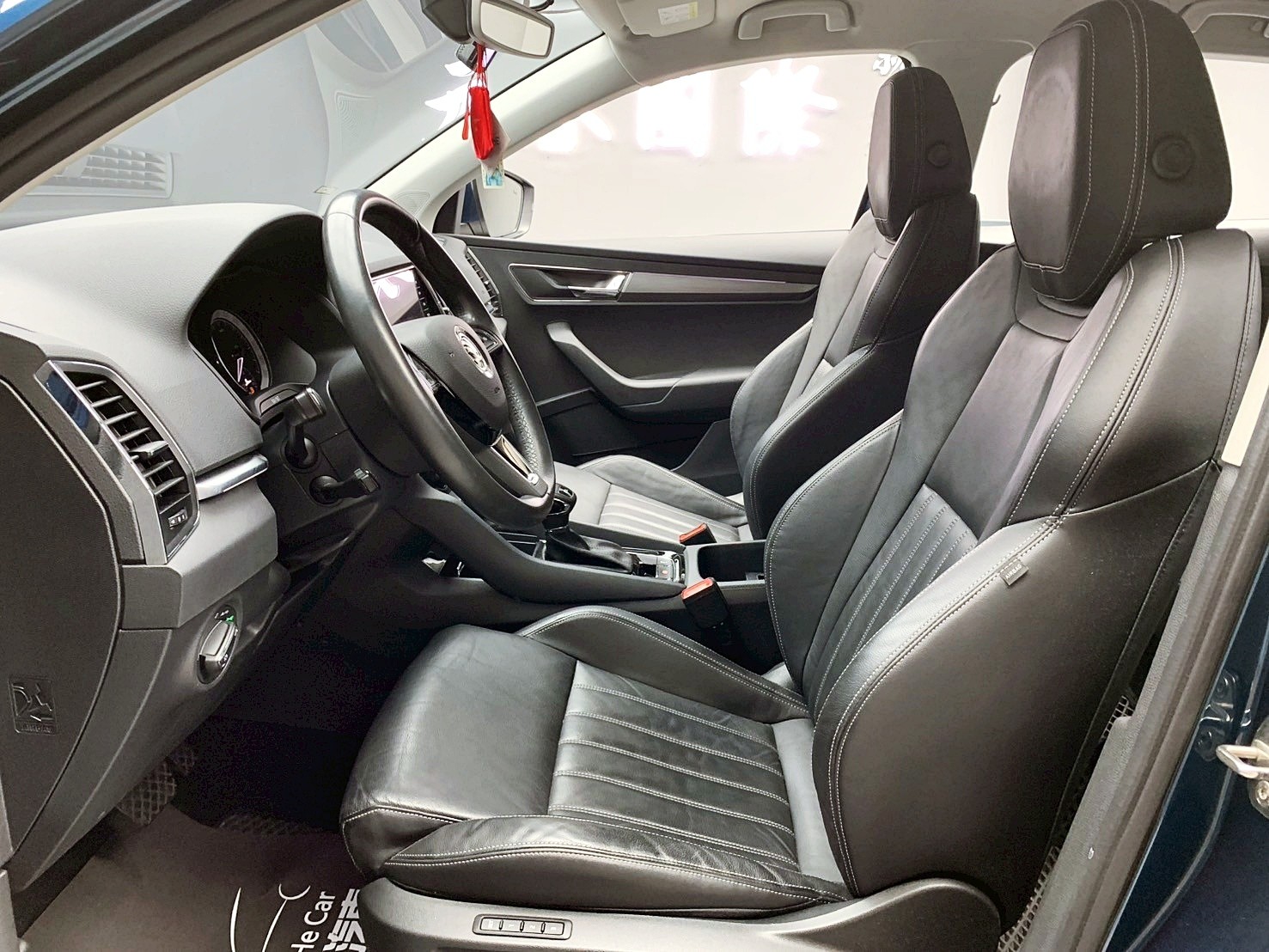 全台到府賞車 2019 Skoda Karoq TSI 尊榮版『小李經理』元禾國際車業/中古車/促銷中  第14張相片