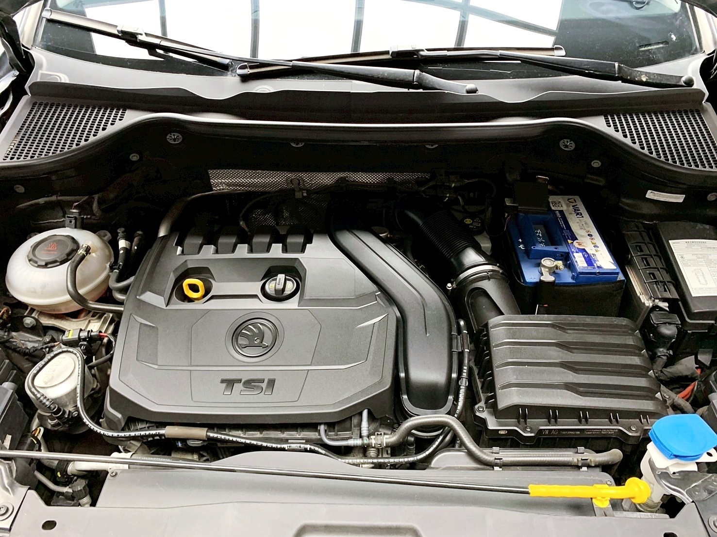 全台到府賞車 2019 Skoda Karoq TSI 尊榮版『小李經理』元禾國際車業/中古車/促銷中  第16張相片