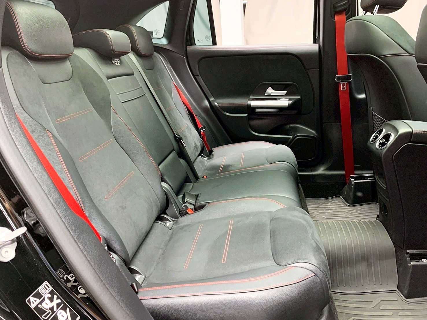 全台到府賞車 2022 Benz GLA35 AMG 4MATIC H247型『小李經理』元禾國際車業/中古車/促銷中  第12張相片