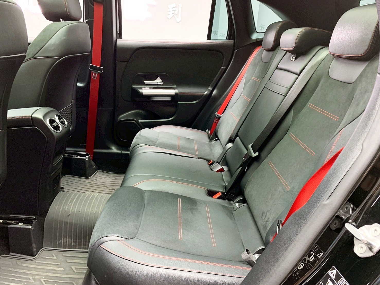 全台到府賞車 2022 Benz GLA35 AMG 4MATIC H247型『小李經理』元禾國際車業/中古車/促銷中  第14張相片