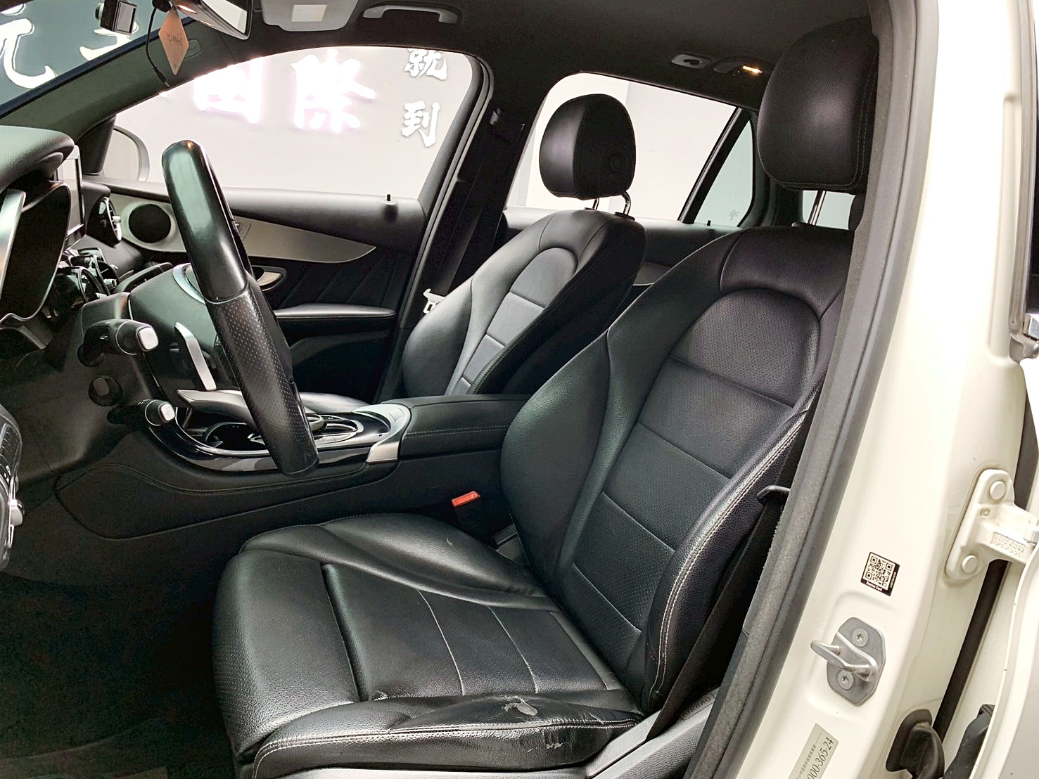 全台到府賞車 2016 Benz GLC250 4MATIC X253型『小李經理』元禾國際車業/中古車/促銷中  第13張相片