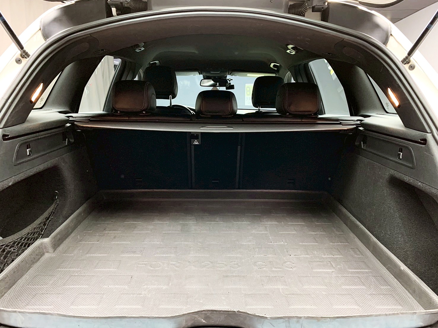 全台到府賞車 2016 Benz GLC250 4MATIC X253型『小李經理』元禾國際車業/中古車/促銷中  第15張相片