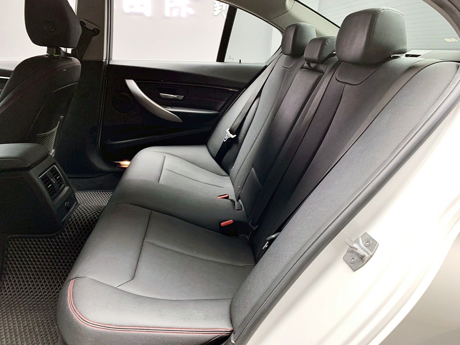 全台到府賞車 2017/18 BMW 320i Sedan Sport F30型『小李經理』元禾國際車業/中古車/促銷中  第13張相片