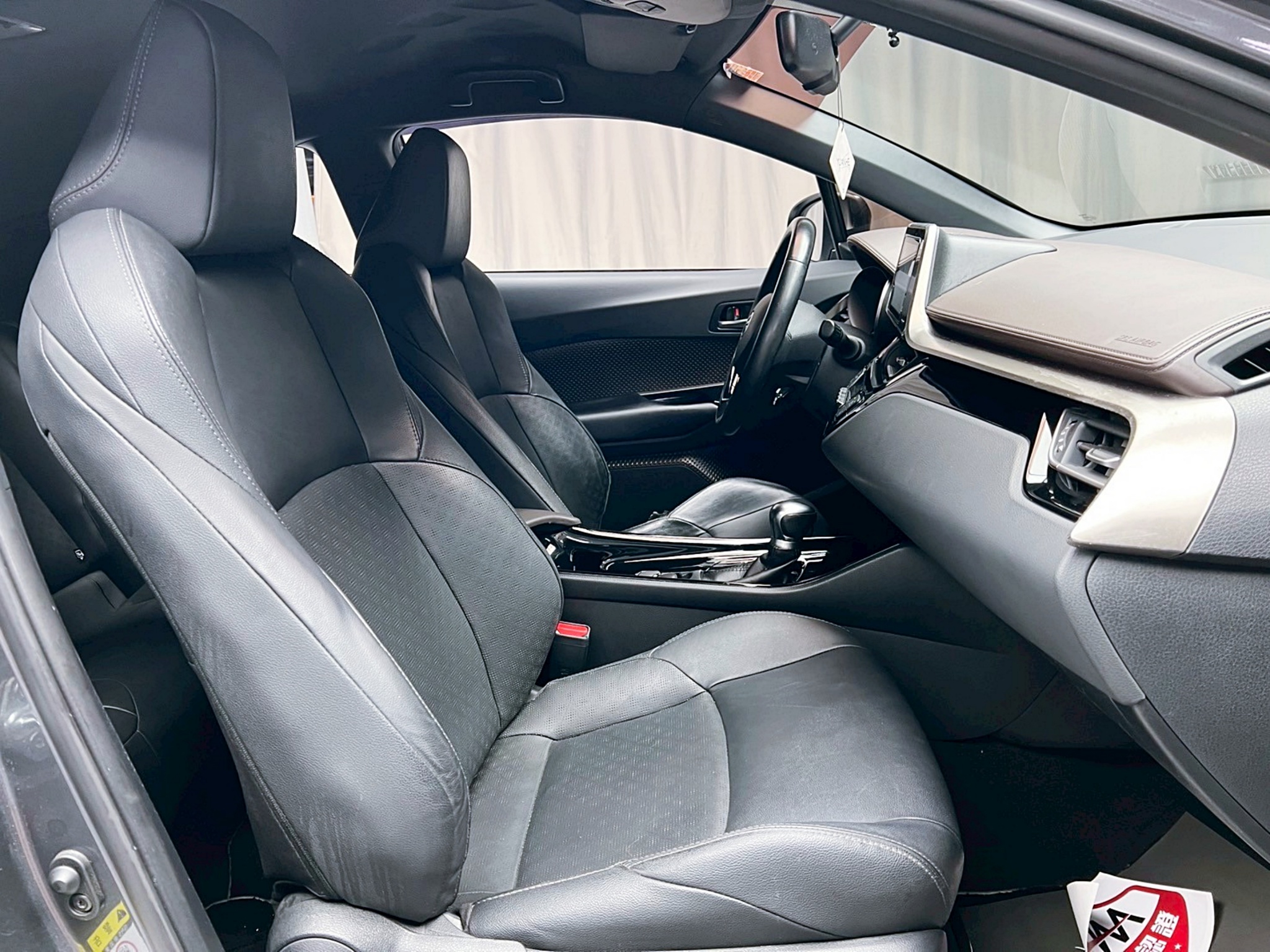 全台到府賞車 2018/19 Toyota CHR 豪華版『小李經理』元禾國際車業/中古車/促銷中  第10張相片