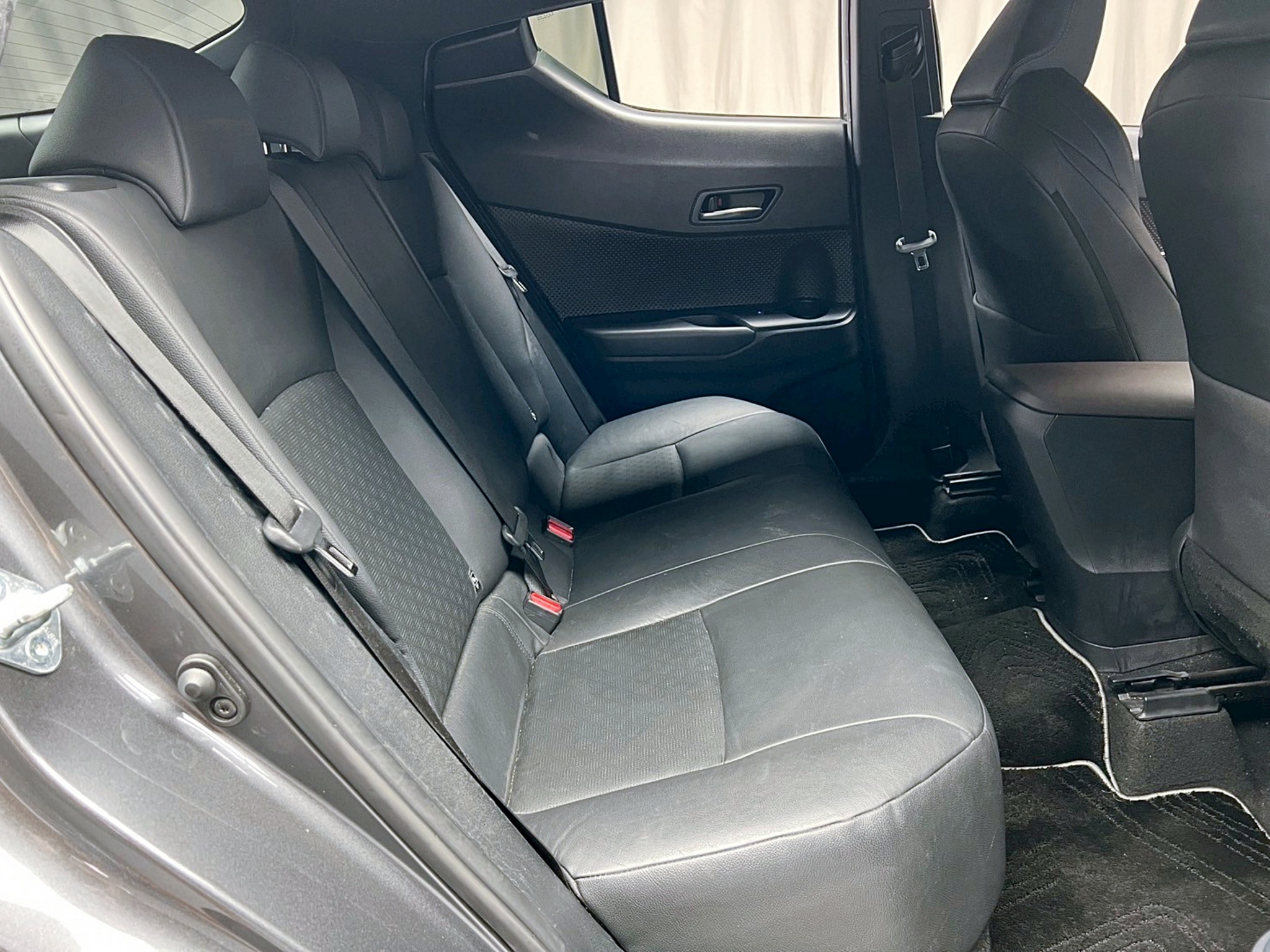 全台到府賞車 2018/19 Toyota CHR 豪華版『小李經理』元禾國際車業/中古車/促銷中  第11張相片