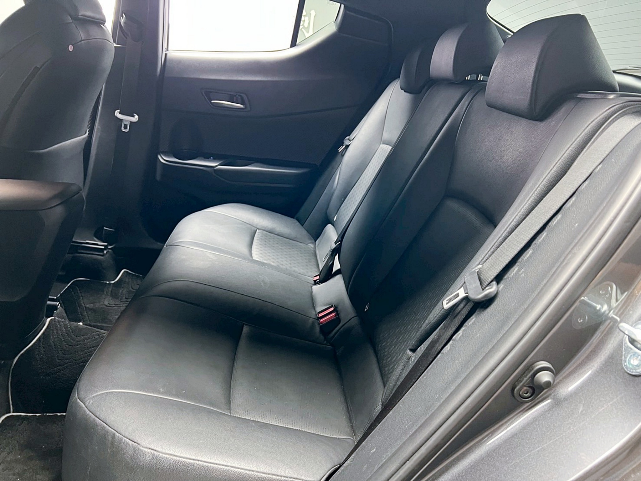 全台到府賞車 2018/19 Toyota CHR 豪華版『小李經理』元禾國際車業/中古車/促銷中  第12張相片