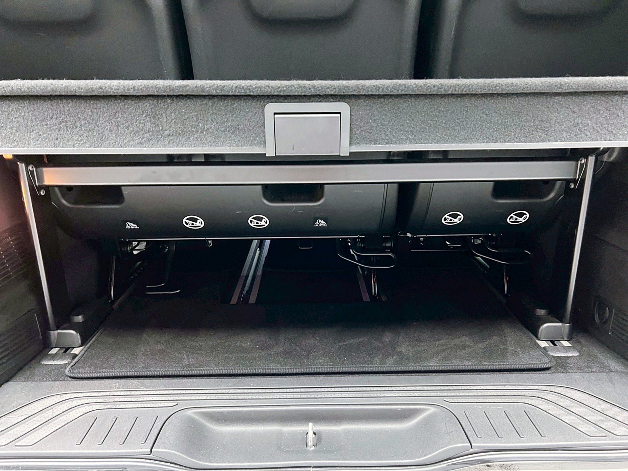 全台到府賞車 2021 Benz V220d 七人座 W447型『小李經理』元禾國際車業/中古車/促銷中  第3張相片