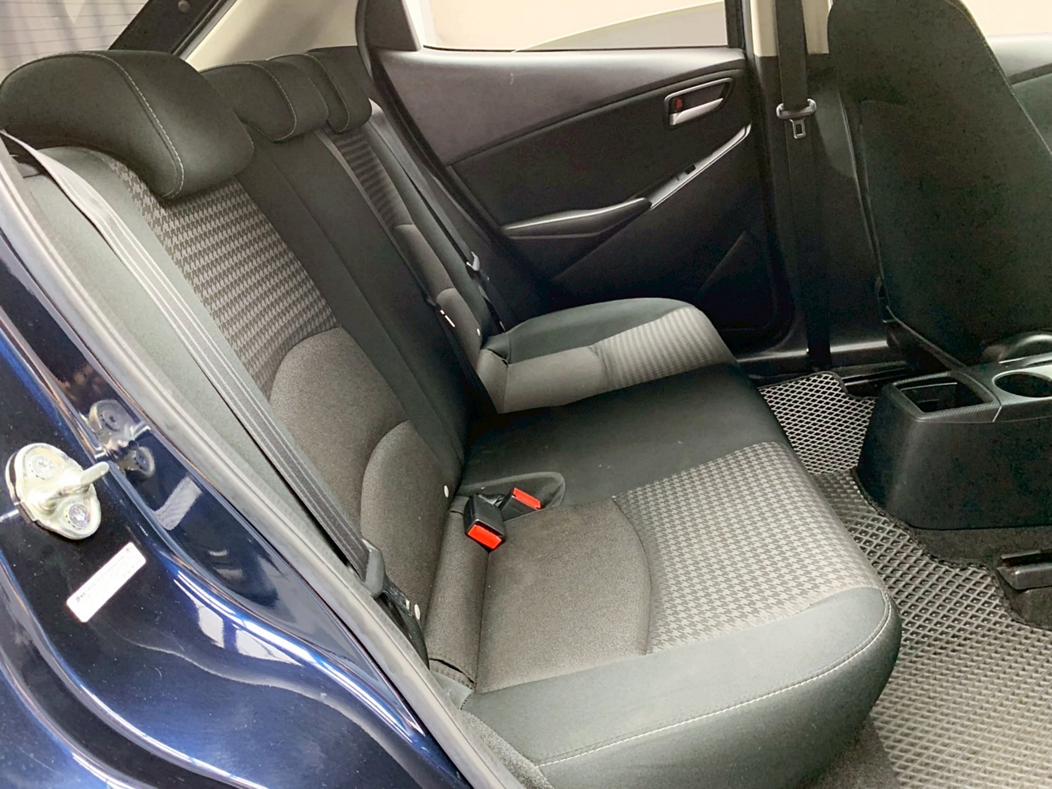 全台到府賞車 2017/18 Mazda2 尊榮型『小李經理』元禾國際車業/中古車/促銷中  第11張相片