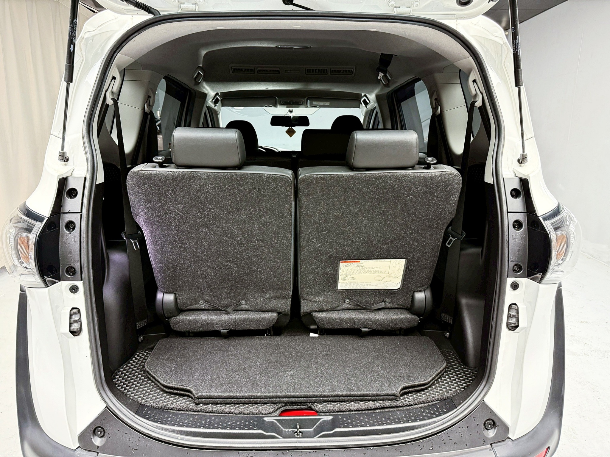 全台到府賞車 2020 Toyota Sienta 七人座豪華版『小李經理』元禾國際車業/中古車/促銷中  第4張相片