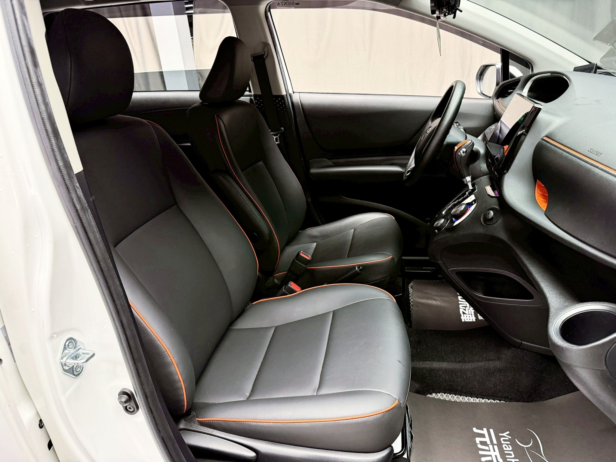 全台到府賞車 2020 Toyota Sienta 七人座豪華版『小李經理』元禾國際車業/中古車/促銷中  第10張相片