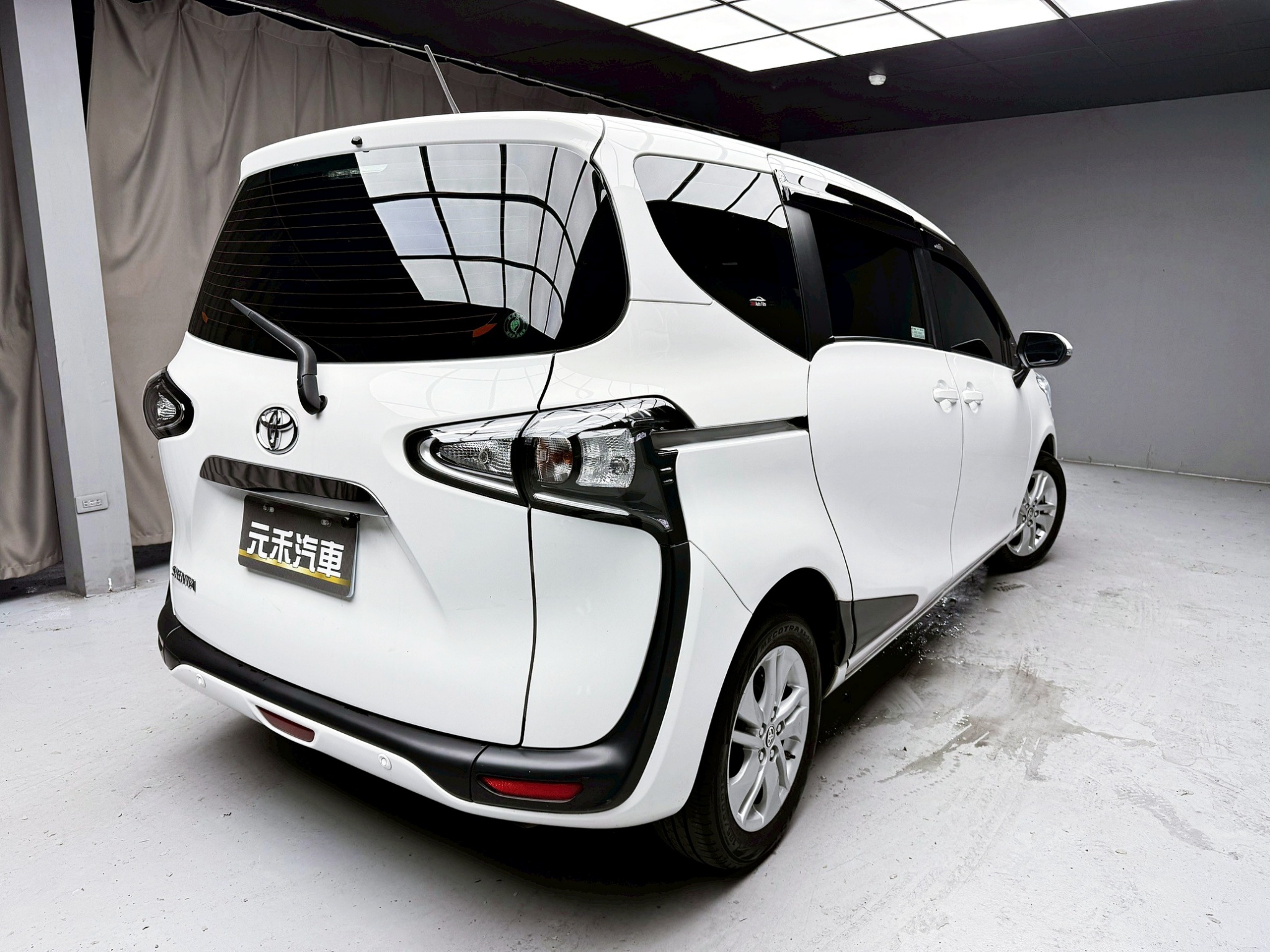 全台到府賞車 2020 Toyota Sienta 七人座豪華版『小李經理』元禾國際車業/中古車/促銷中  第18張相片