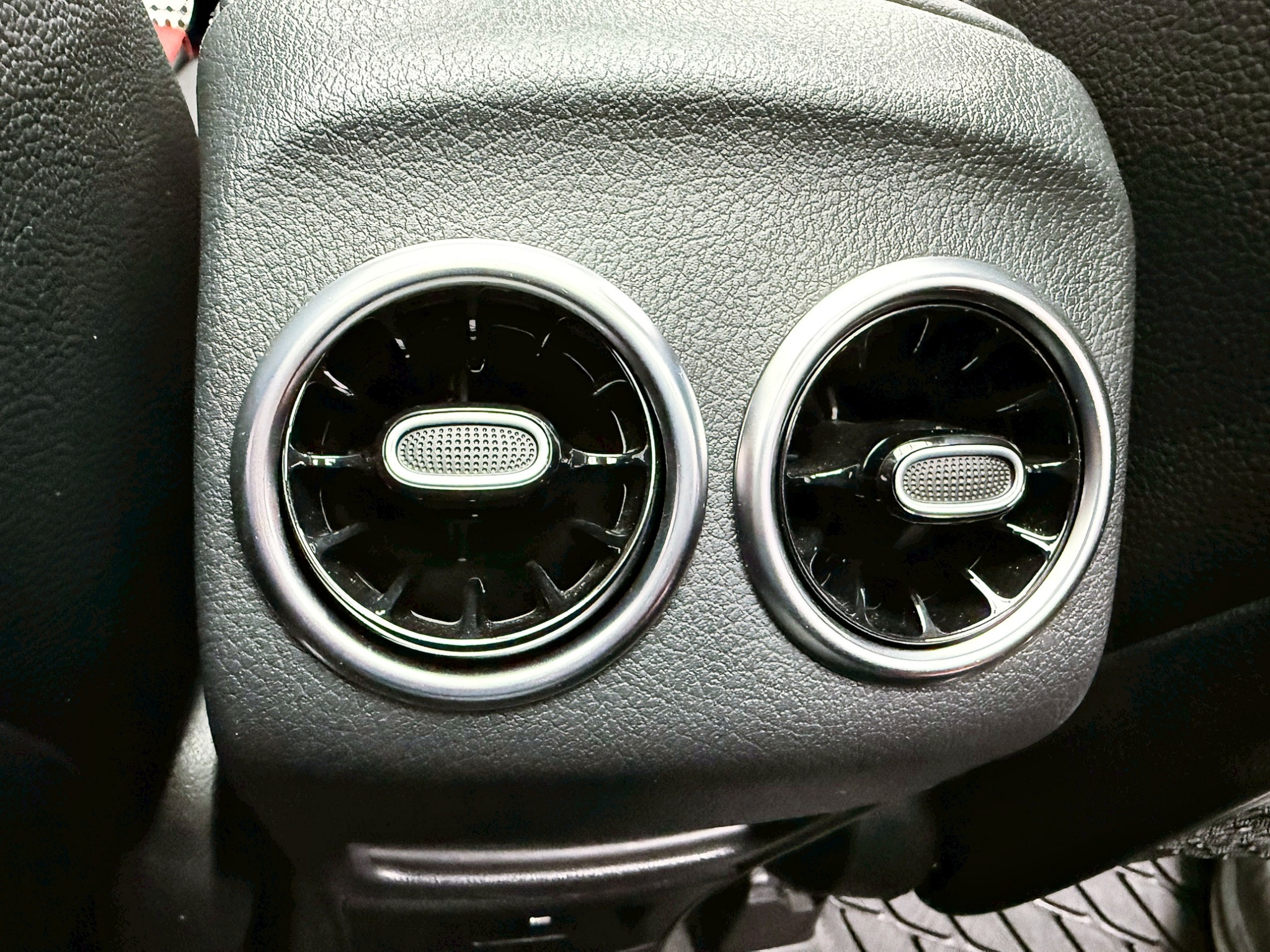 全台到府賞車 2022 Benz GLB35 AMG 4MATIC 七人座 X247型『小李經理』元禾國際車業/中古車/促銷中  第11張相片