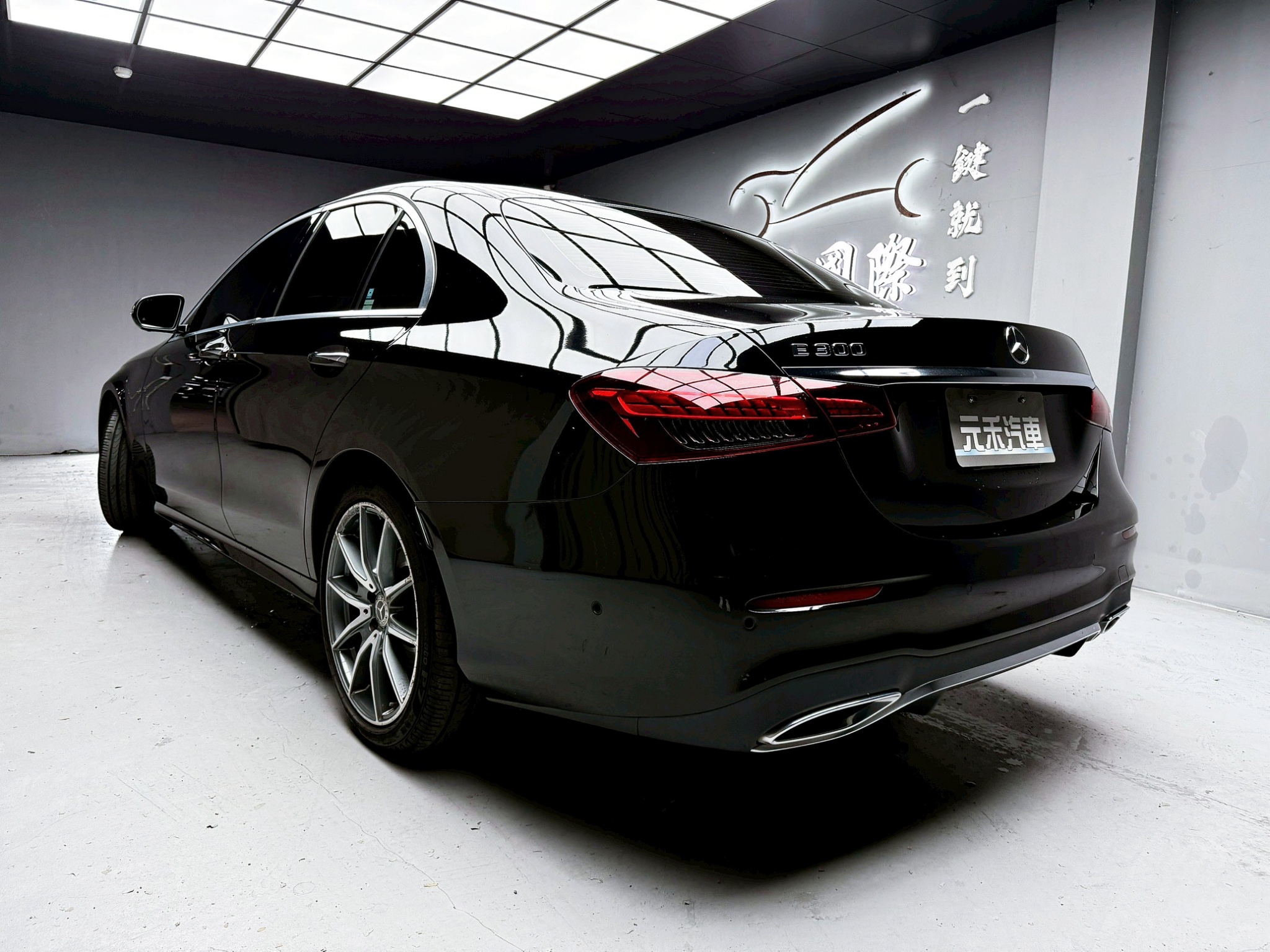 全台到府賞車 2021 Benz E300 Sedan AMG 運動版 W213型『小李經理』元禾國際車業/中古車/促銷中  第3張相片