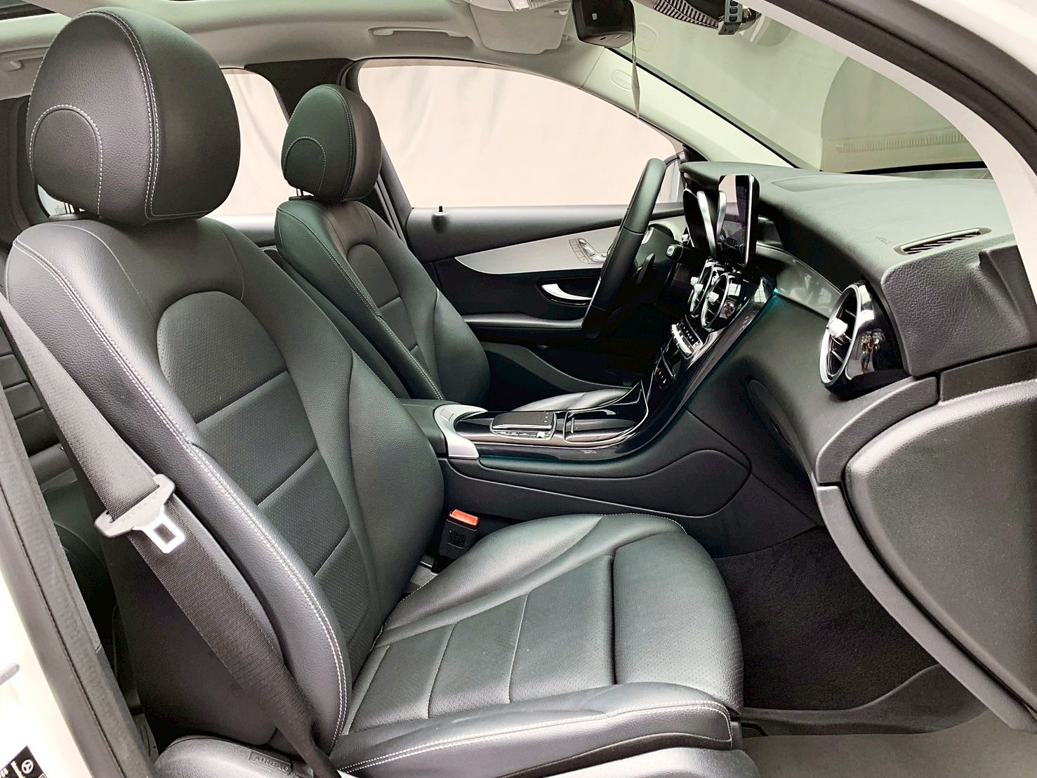 全台到府賞車 2022 Benz GLC200 4MATIC X253型『小李經理』元禾國際車業/中古車/促銷中  第9張相片