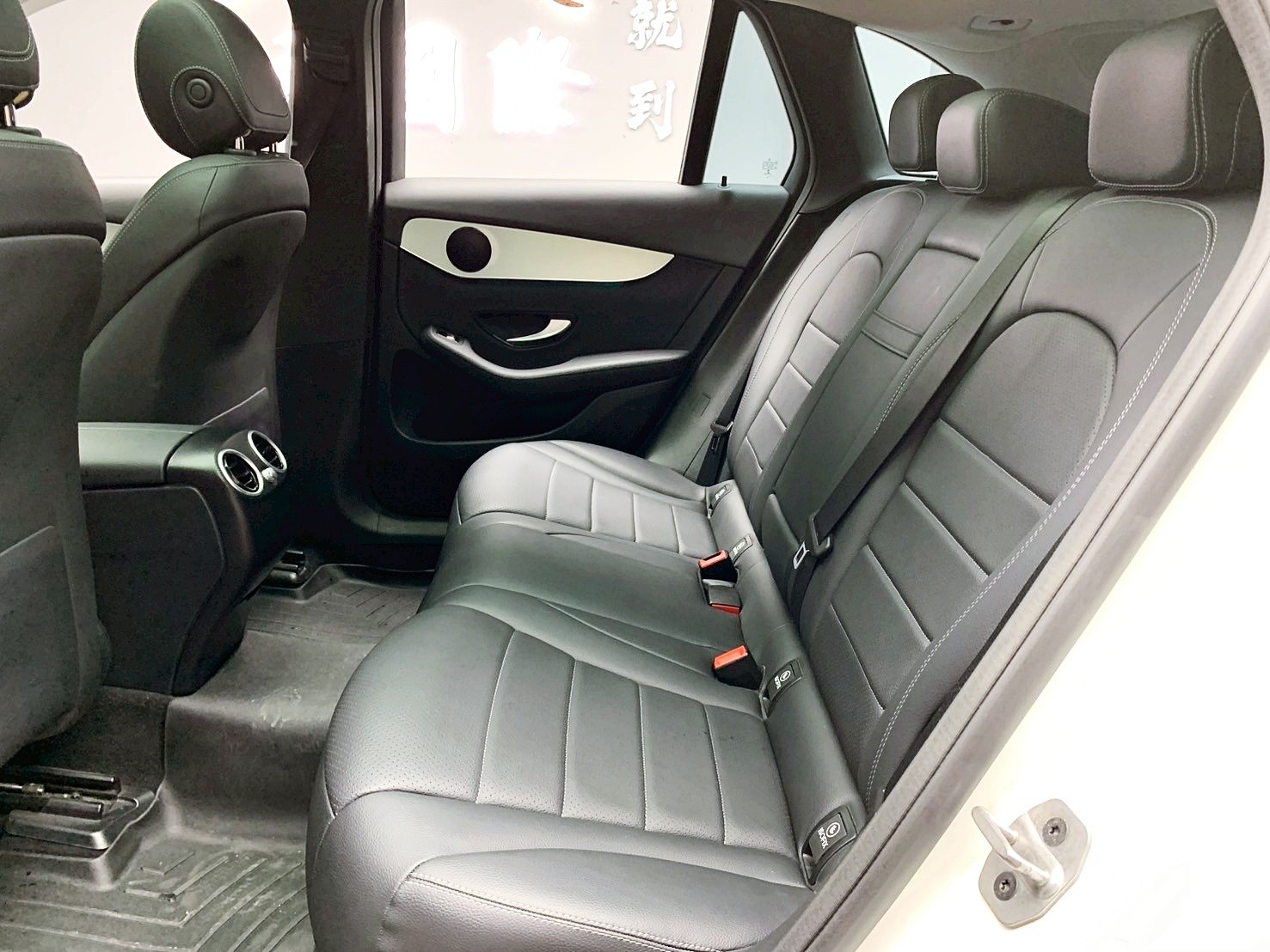 全台到府賞車 2022 Benz GLC200 4MATIC X253型『小李經理』元禾國際車業/中古車/促銷中  第13張相片