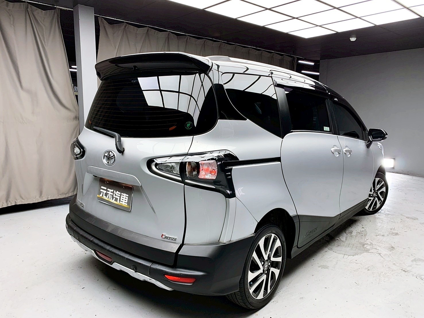 全台到府賞車 2021 Toyota Sienta Crossover 七人座『小李經理』元禾國際車業/中古車/促銷中  第18張相片