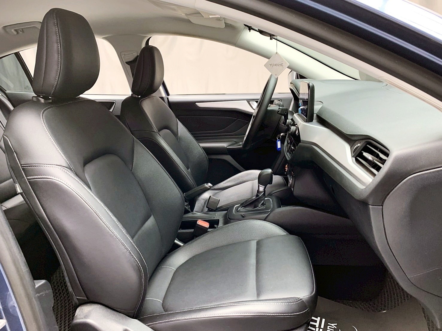 全台到府賞車 2020 Ford Focus 5D Ti-VCT 成真版『小李經理』元禾國際車業/中古車/促銷中  第10張相片