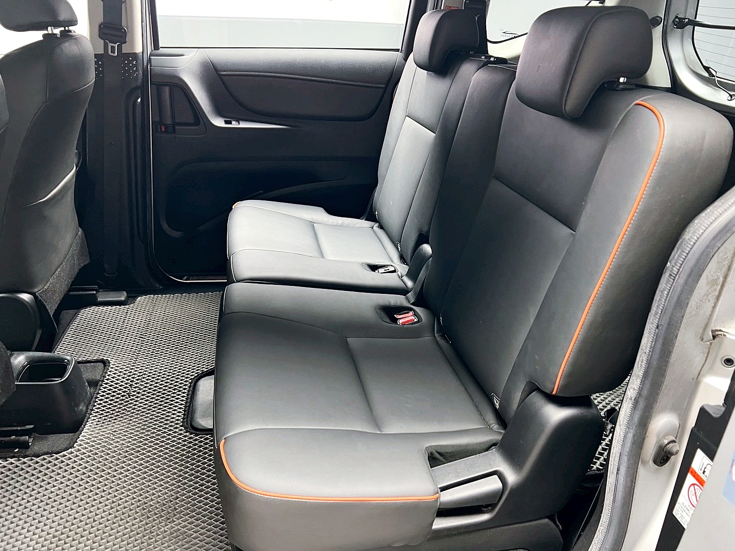 全台到府賞車 2021 Toyota Sienta 5人座豪華＋『小李經理』元禾國際車業/中古車/促銷中  第12張相片