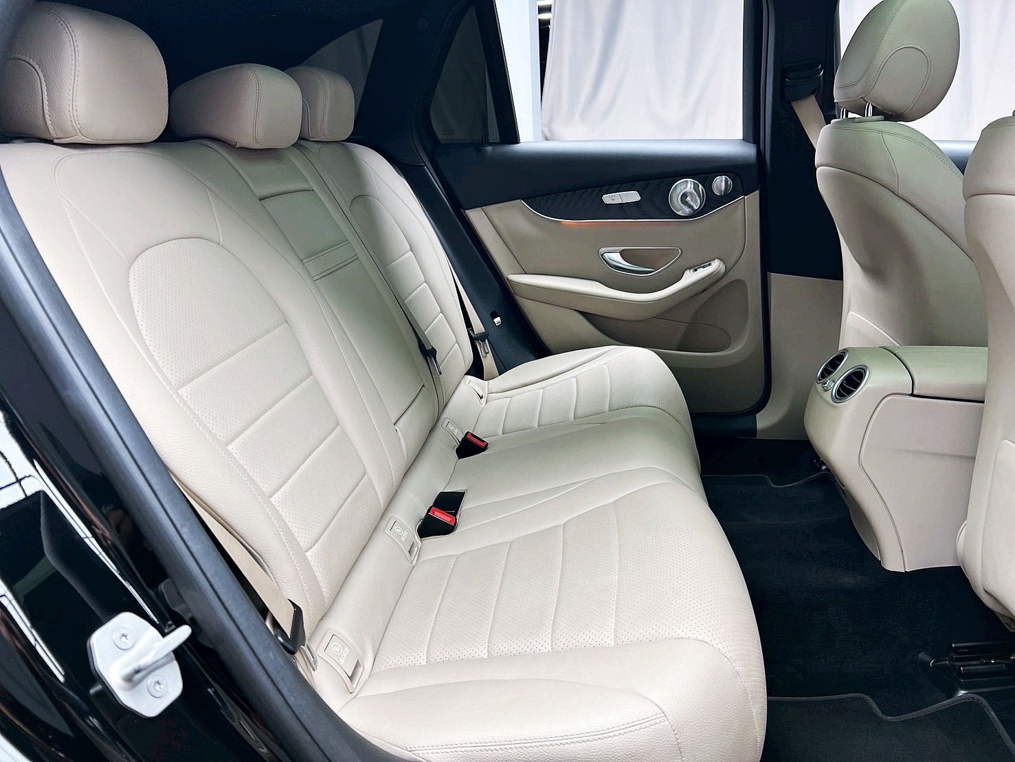 全台到府賞車 2015/16 Benz GLC300 4MATIC AMG LINE『小李經理』元禾國際車業/中古車/促銷中  第12張相片