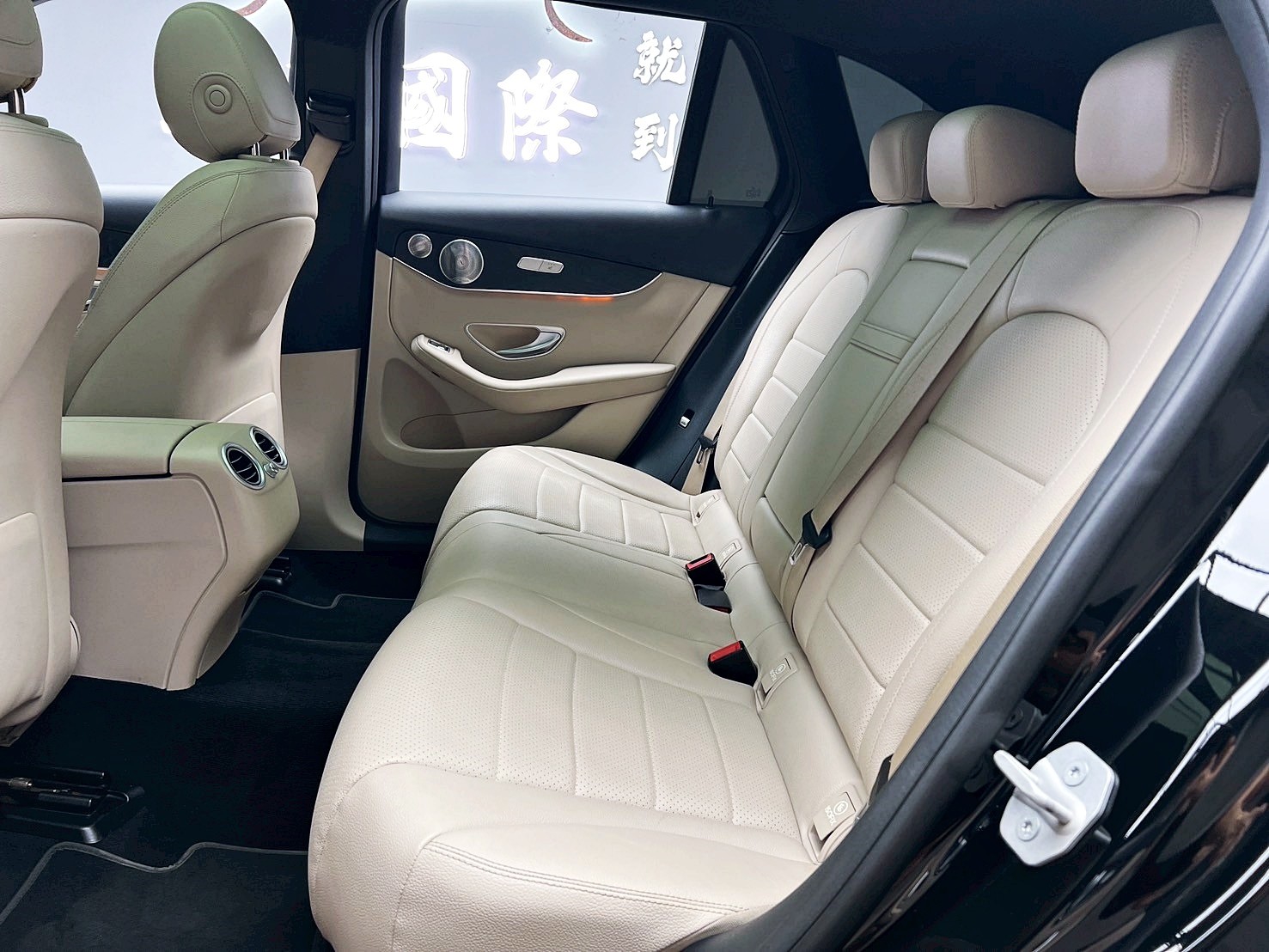 全台到府賞車 2015/16 Benz GLC300 4MATIC AMG LINE『小李經理』元禾國際車業/中古車/促銷中  第14張相片