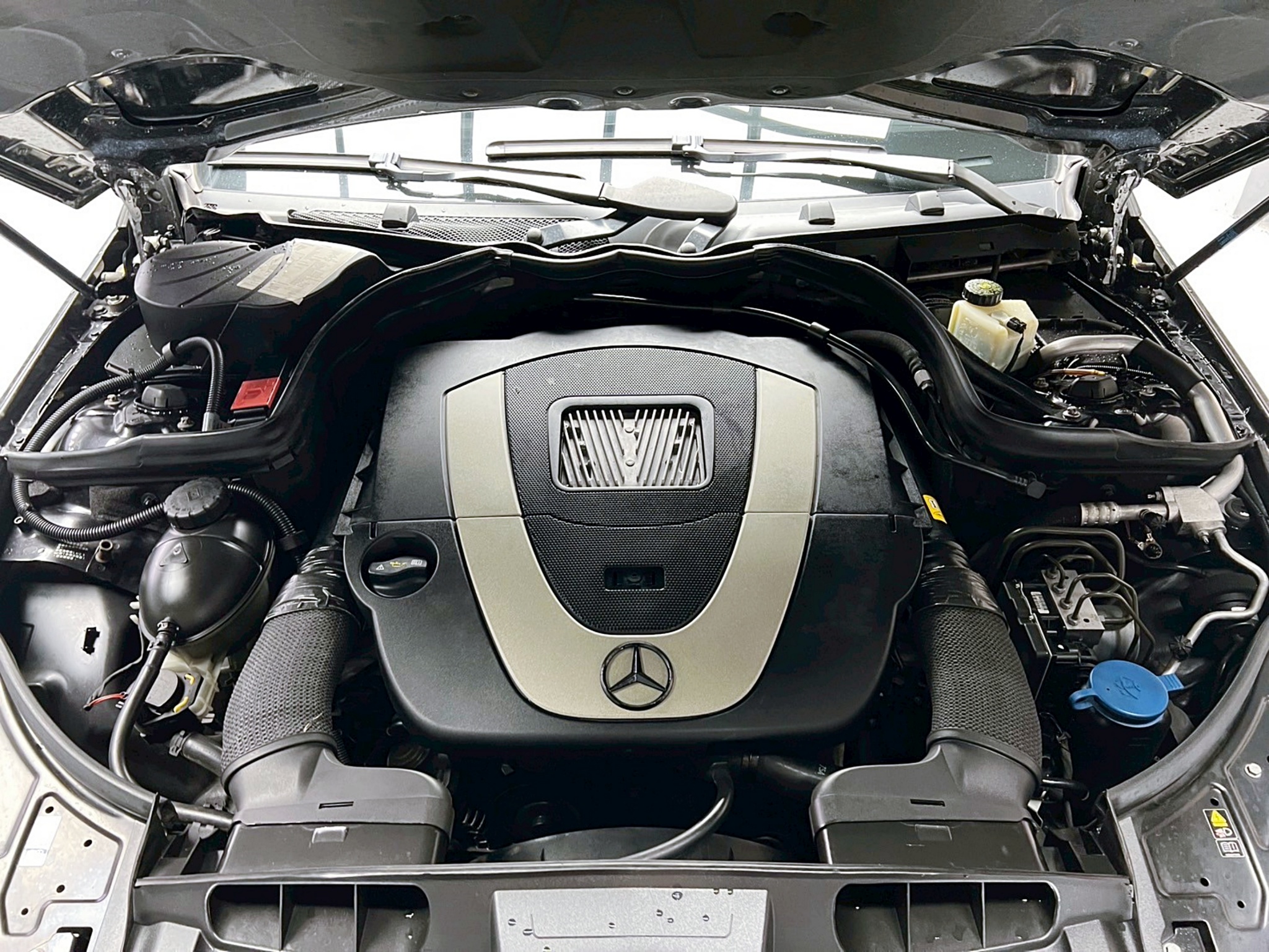 全台到府賞車 2011 Benz E350 Coupe Avantgarde C207型『小李經理』元禾國際車業/中古車/促銷中  第17張相片